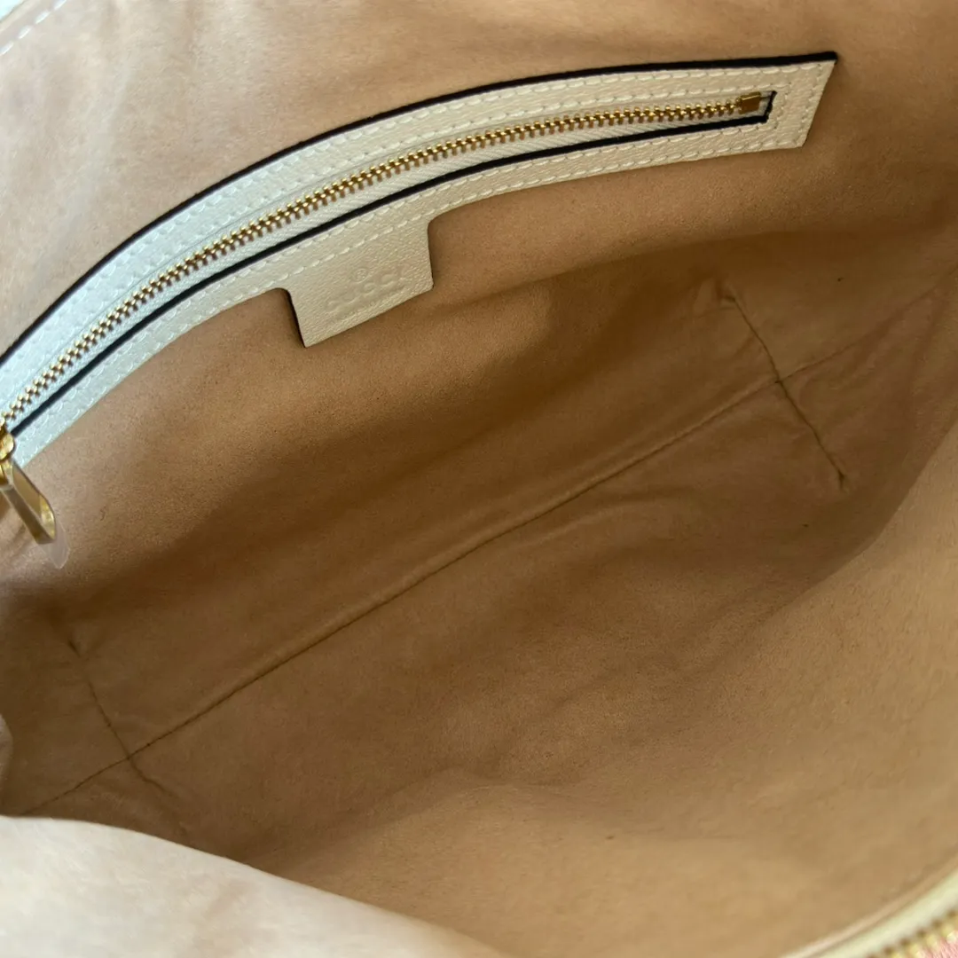 p800. 💋💋💋【Original leather accessories🌈 Equipped with full counter packaging】🔥🔥 GG series👉2021 latest model, the classic retro style is definitely a rare model in this series suitable for all ages. The Ophidia series continues to grow and develop, and will bring stunning new products every season. This handbag is part of the Epilogue collection and features a removable shoulder strap. The square retro shape combines the brand's classic striped webbing and Double G styling accessories, and the handbag is made of the brand's iconic Double G pattern. Model: 598125. Size: 30*22*5.5cm. Color: Apple