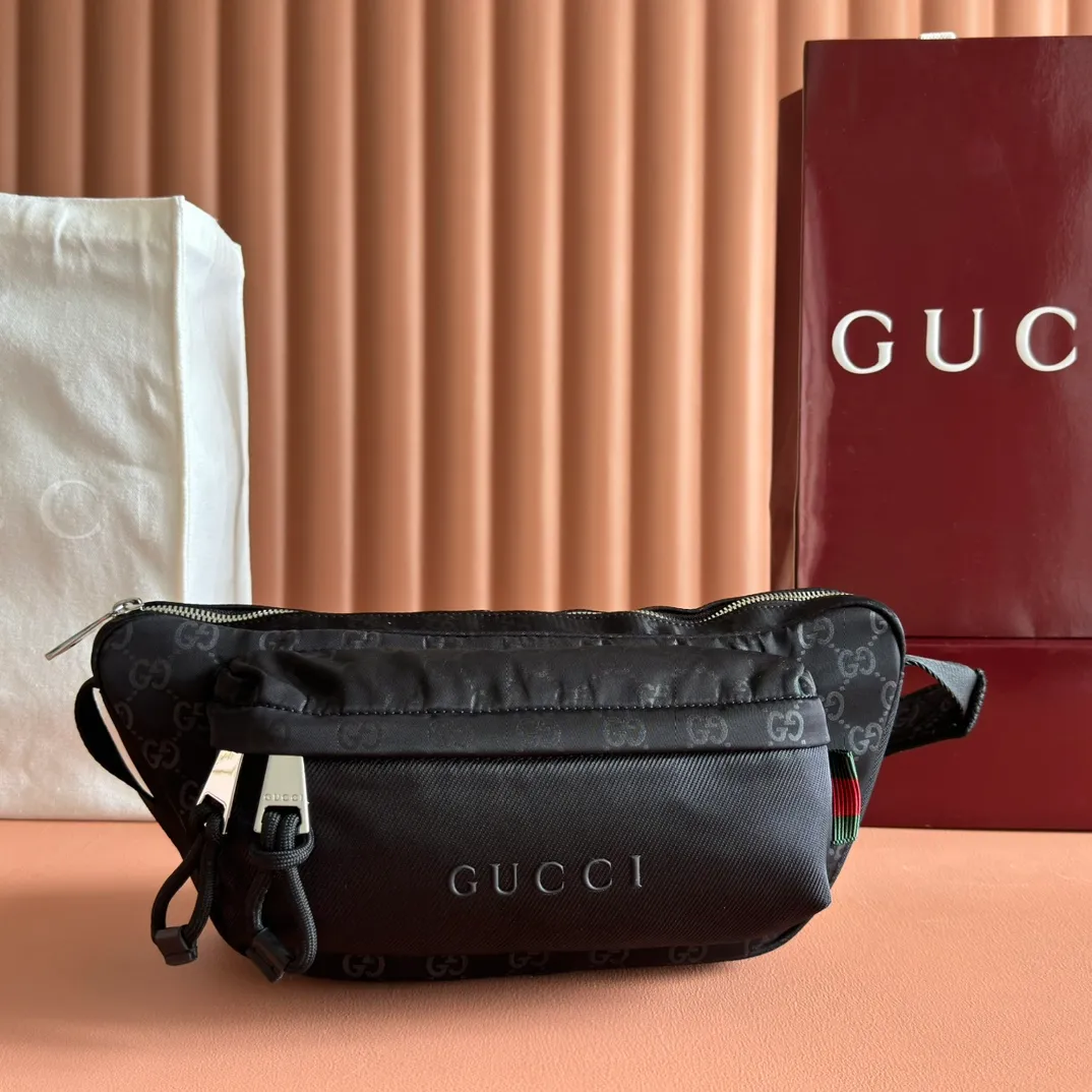 p900. 💋💋💋【With full set of original factory counter packaging】【New Product】Lightweight and durable GG nylon fabric is newly unveiled with new functions and eye-catching colors. It makes a stunning appearance on this shoulder bag, complementing the red and green webbing details. Black GG nylon Red and green web detail Tonal Gucci logo Black nylon lining Interior: 1 zip pocket External: 2 zip pockets Adjustable shoulder strap (adjustable from 85 cm to 113 cm) Zip closure Ref.: 838929. Dimensions: 34cm (W) x 15cm (H) x 10cm (D) Weight: Approx. 0.5kg Color: Black Pressed/Nylon Fabric. Made in Italy