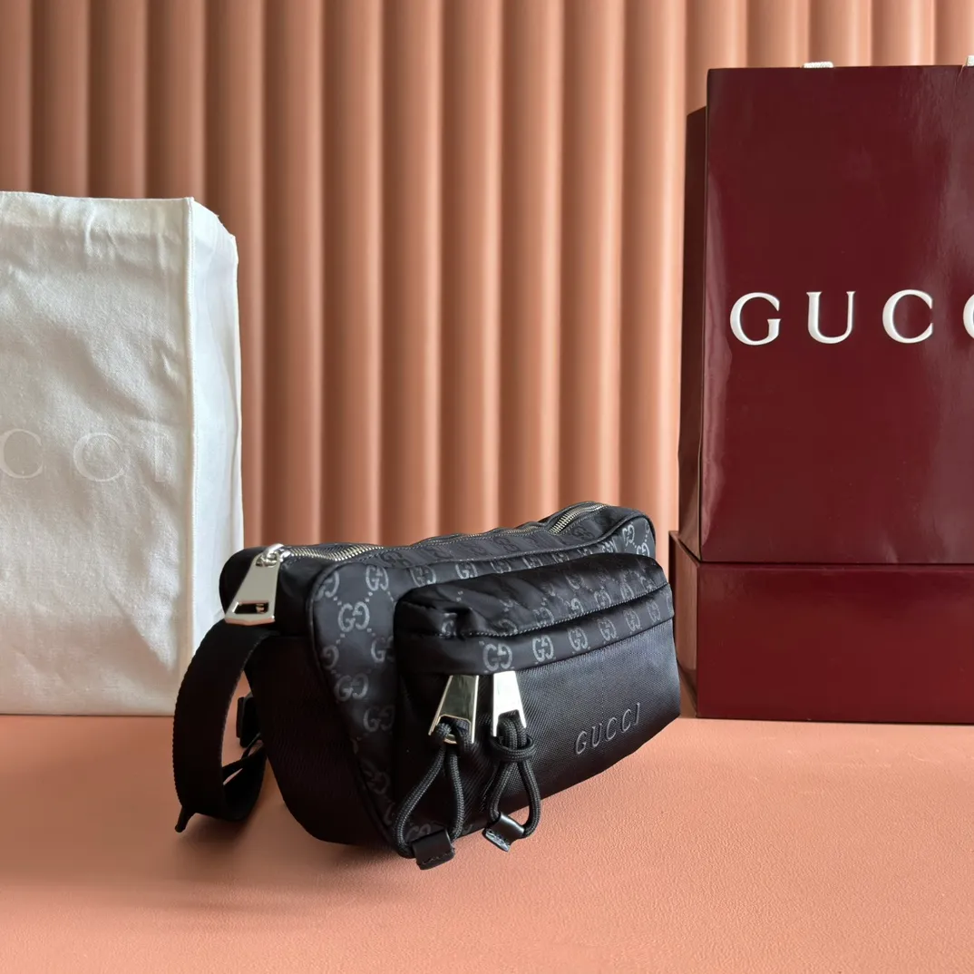 p900. 💋💋💋【With full set of original factory counter packaging】【New Product】Lightweight and durable GG nylon fabric is newly unveiled with new functions and eye-catching colors. It makes a stunning appearance on this shoulder bag, complementing the red and green webbing details. Black GG nylon Red and green web detail Tonal Gucci logo Black nylon lining Interior: 1 zip pocket External: 2 zip pockets Adjustable shoulder strap (adjustable from 85 cm to 113 cm) Zip closure Ref.: 838929. Dimensions: 34cm (W) x 15cm (H) x 10cm (D) Weight: Approx. 0.5kg Color: Black Pressed/Nylon Fabric. Made in Italy
