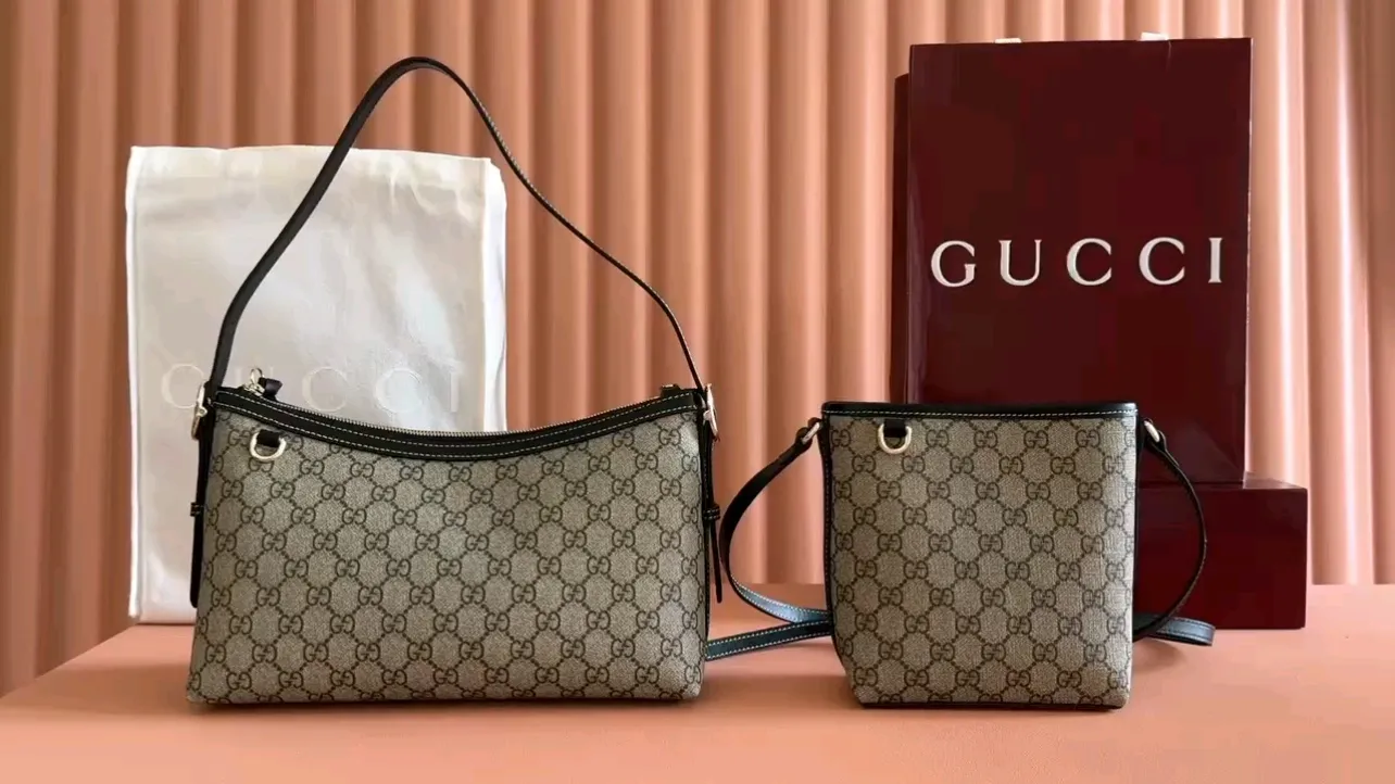 💋💋💋【New product】GG Emblem series slim bucket bag, original leather, model: 847090. 847449. 847447 combination short video