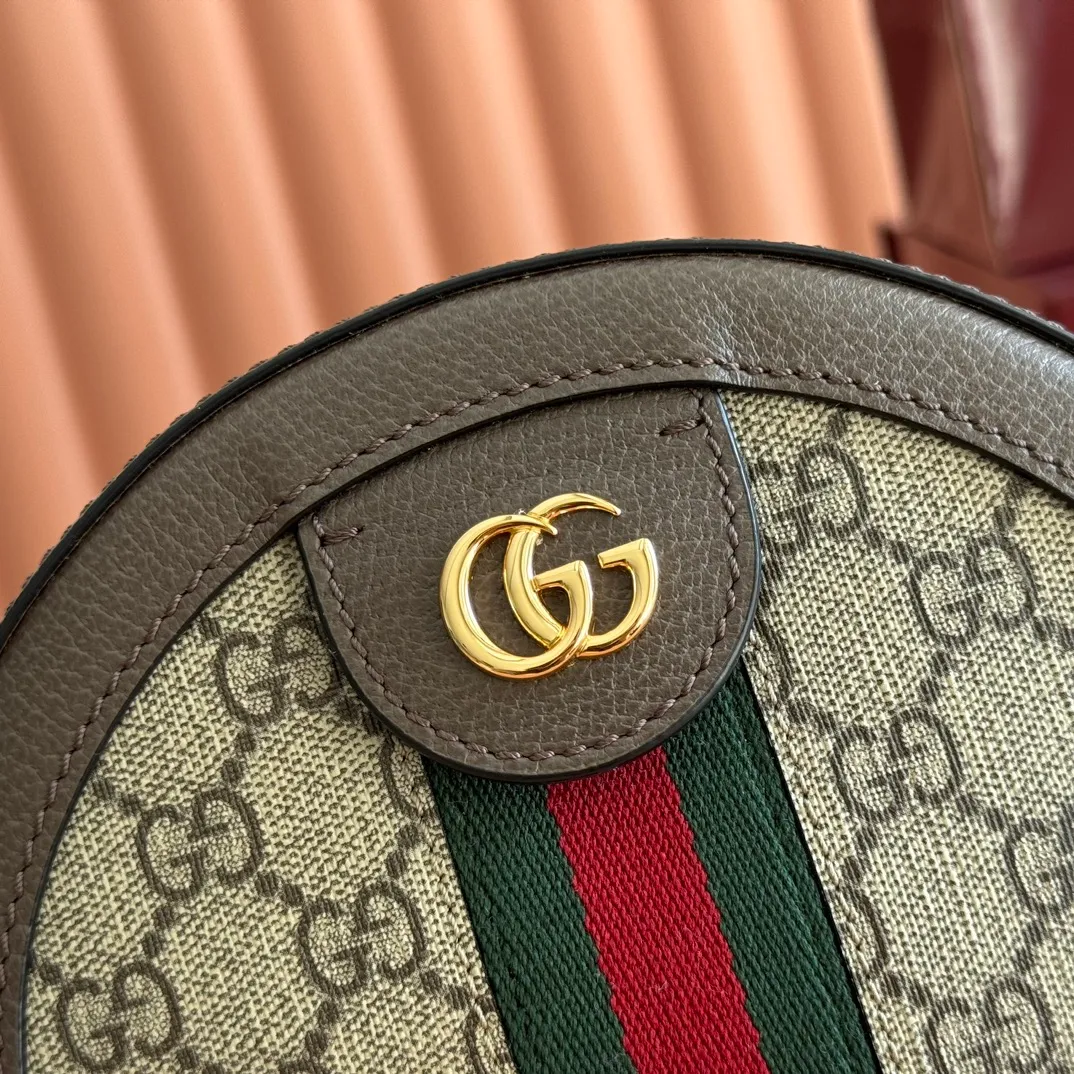 p920. 📣📣📣【Original leather with 🌈Full set of counter packaging】🔥🔥Ophida series GG round cake bag 550618# Size: 18*18*4.5cm This is a small round cake bag that cannot be avoided. Made with imported raw materials.. It is also a restored version at the counter. It is mini and cute and can meet the daily needs of girls. It can properly store the daily essentials of lipstick and powder. It comes with authentic packaging, allowing you to restore the original appearance of the original product whether it is a gift or for personal use..!