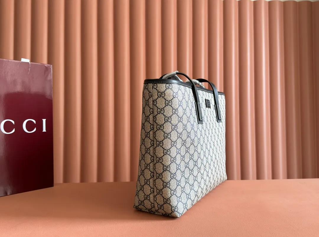 p600. 📣📣📣【gucci】‼ ️G Home👉New style. The market's top exclusive goods control, special/counter quality 💯Using imported cowhide, original hardware! Exquisite workmanship. 💯Exclusive physical photos📷👉The quality can be seen in the picture👄👄😘😘. Style number: 211137. Dimensions: width 38*height 28*side width 11. Color: blue