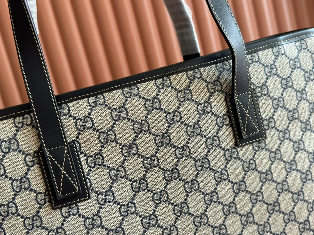 p600. 📣📣📣【gucci】‼ ️G Home👉New style. The market's top exclusive goods control, special/counter quality 💯Using imported cowhide, original hardware! Exquisite workmanship. 💯Exclusive physical photos📷👉The quality can be seen in the picture👄👄😘😘. Style number: 211137. Dimensions: width 38*height 28*side width 11. Color: blue