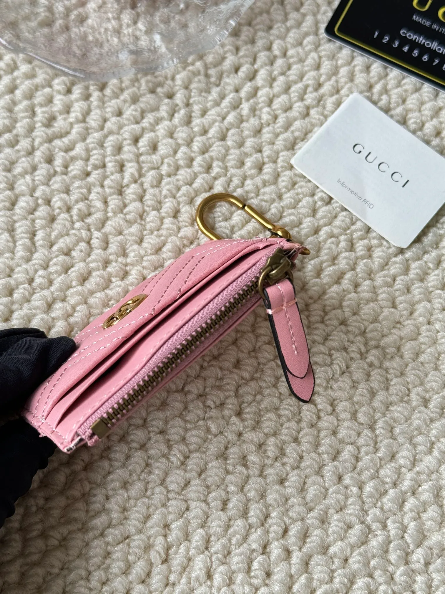 💰120 gucci card holder key🔑clasp new arrival! Actual shot of cowhide! Style number: 627064🎈🎈🎈Size: Width 10 X Height 7.5x1cm