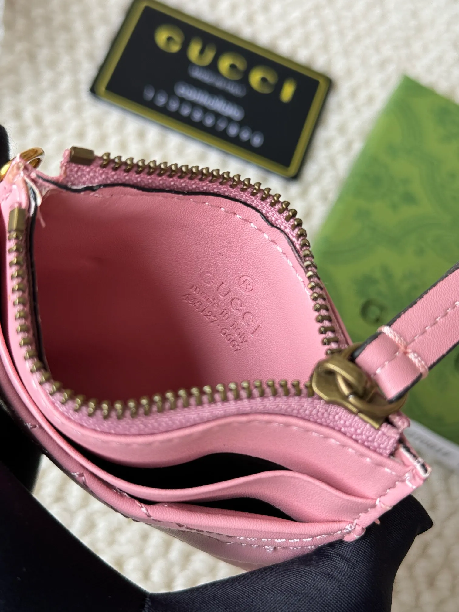💰120 gucci card holder key🔑clasp new arrival! Actual shot of cowhide! Style number: 627064🎈🎈🎈Size: Width 10 X Height 7.5x1cm