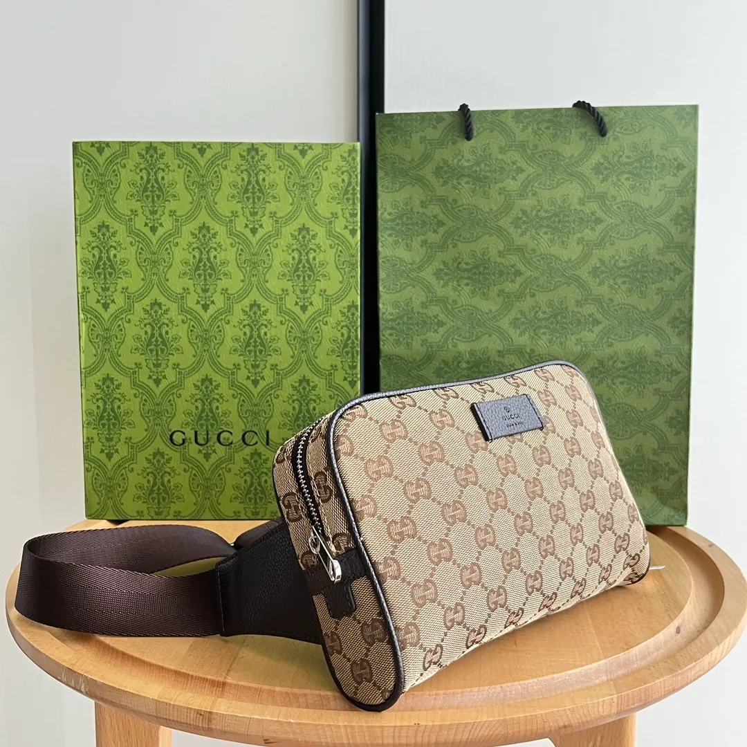 Actual shot #💰220 Style number: 449174 Apricot Brown Size: 22.5*15*4 Gucci canvas and leather double G printed zipper bag 🉑️Made as a chest bag🉑️Made as a waist bag Can be worn cross-body for both men and women, light to carry when going out, enough for daily necessities