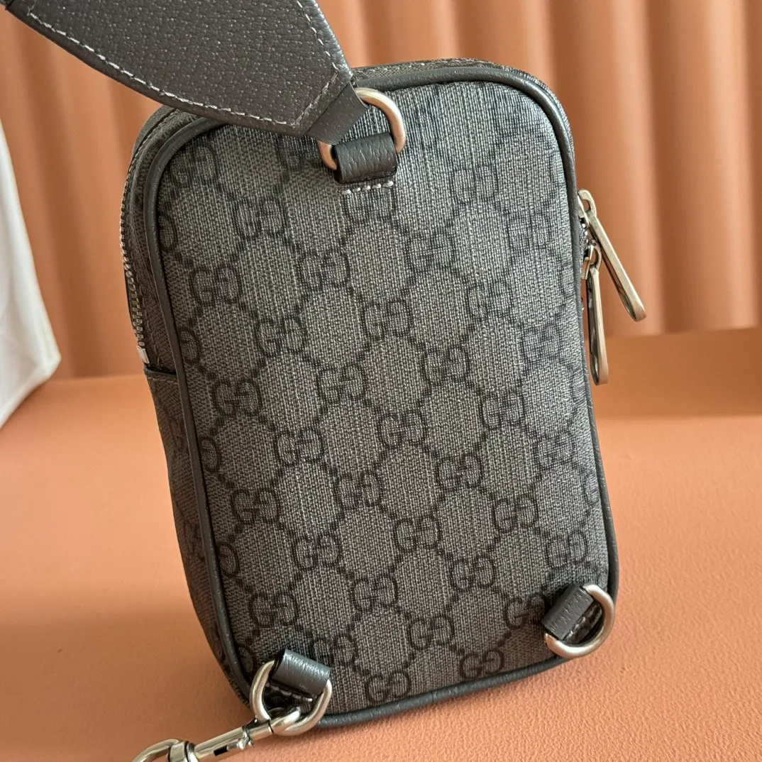 p860. 📣📣📣【Original leather with 🌈full counter packaging】🔥🔥Ophidia series GG mini handbag. Small travel accessories remain an indispensable highlight in Gucci’s leather goods selection, paying homage to the brand’s luxury travel roots. Various logos derived from the initials of Mr. Guccio Gucci, the founder of the brand, inject elegant and timeless logo connotation into individual products. This Ophidia mini bag in classic GG Supreme canvas features 2 card compartments and an external zip pocket. Beige and ebony GG Supreme canvas, gray leather trim, palladium-tone hardware, gray webbing, cotton and linen lining Double G, interior: 2 card compartments, exterior zip pocket, shoulder strap drop 52 cm, zip fastening. Weight: approx. 0.45kg. Model: 752565. Dimensions: 12(width) x 18(h) x 6.9cm(d) Color: gray/pvc. Made in Italy