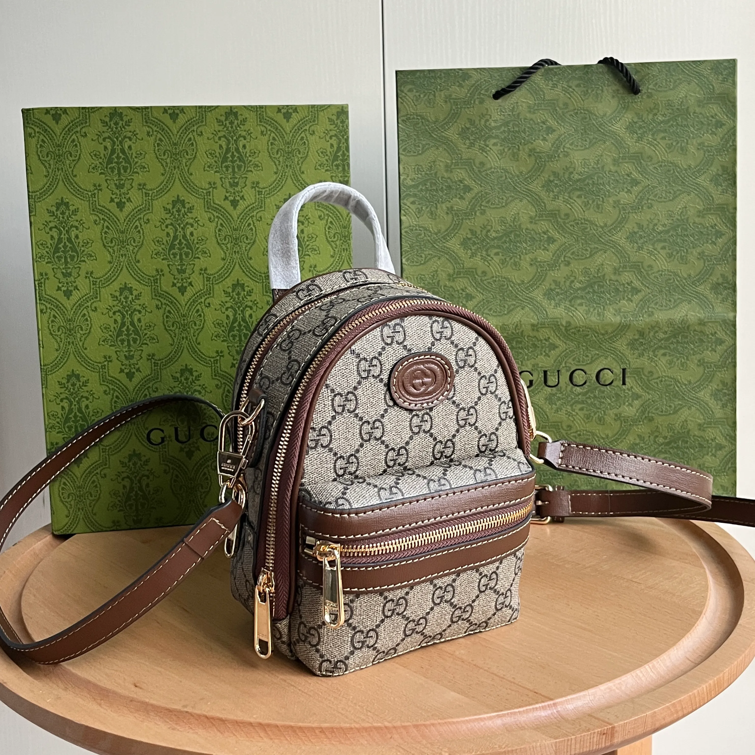 Actual shot #💰280 Style number: 725654 coffee Size: 15✖️19✖️8cm LV’s popular mini schoolbag Gucci also has it🤣🤣can be carried by hand, cross-body or carried on both shoulders! ! Even though it’s small, it can still hold a lot of stuff~ It has 3 pockets! Don’t look too good on your back when going out✌️