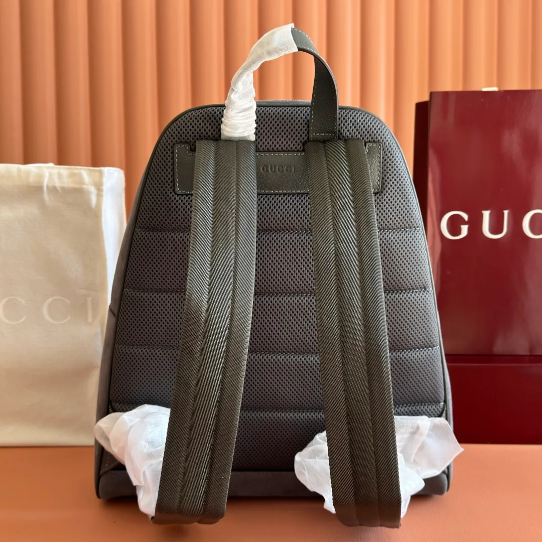 p1480💋💋💋"With full set of original counter packaging" [New product] The Ophidia series is crafted with white color matching, classic silhouette and new functional design, and is made of soft-touch fabrics. This backpack is made of soft GG Supreme material and is intricately embellished with the Double G logo and red and green webbing details. White soft GG Supreme canvas Palladium tone hardware Green nylon lining Double G Web detail Padded mesh at back Adjustable shoulder strap Interior: 1 zip pocket External: 1 zip pocket Handle height: 8 cm Zip closure Ref.: 834466. Dimensions: 36.5cm (width) x 41cm (height) x 18cm (depth) Weight: approx. 1.5kg Colour: Gray blue matte Made in Italy