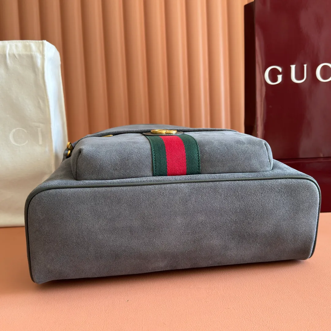 p1480💋💋💋"With full set of original counter packaging" [New product] The Ophidia series is crafted with white color matching, classic silhouette and new functional design, and is made of soft-touch fabrics. This backpack is made of soft GG Supreme material and is intricately embellished with the Double G logo and red and green webbing details. White soft GG Supreme canvas Palladium tone hardware Green nylon lining Double G Web detail Padded mesh at back Adjustable shoulder strap Interior: 1 zip pocket External: 1 zip pocket Handle height: 8 cm Zip closure Ref.: 834466. Dimensions: 36.5cm (width) x 41cm (height) x 18cm (depth) Weight: approx. 1.5kg Colour: Gray blue matte Made in Italy