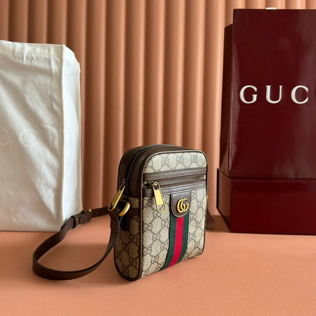 p740. 📣📣📣[Original leather accessories🌈 Equipped with full set of counter packaging]🔥🔥 Introduction to the new model of G family: Immersed in retro sentiments, the Ophidia family has welcomed a new member - the square shape of the medium handbag is reminiscent of retro design. The GG high-grade man-made canvas material is embellished with red and blue webbing and other classic elements of the brand, which reflect the tribute to the brand's equestrian roots. Ophidia Web Model: 598127. Size: 14.5*18*6cm. Color: brown/PVC