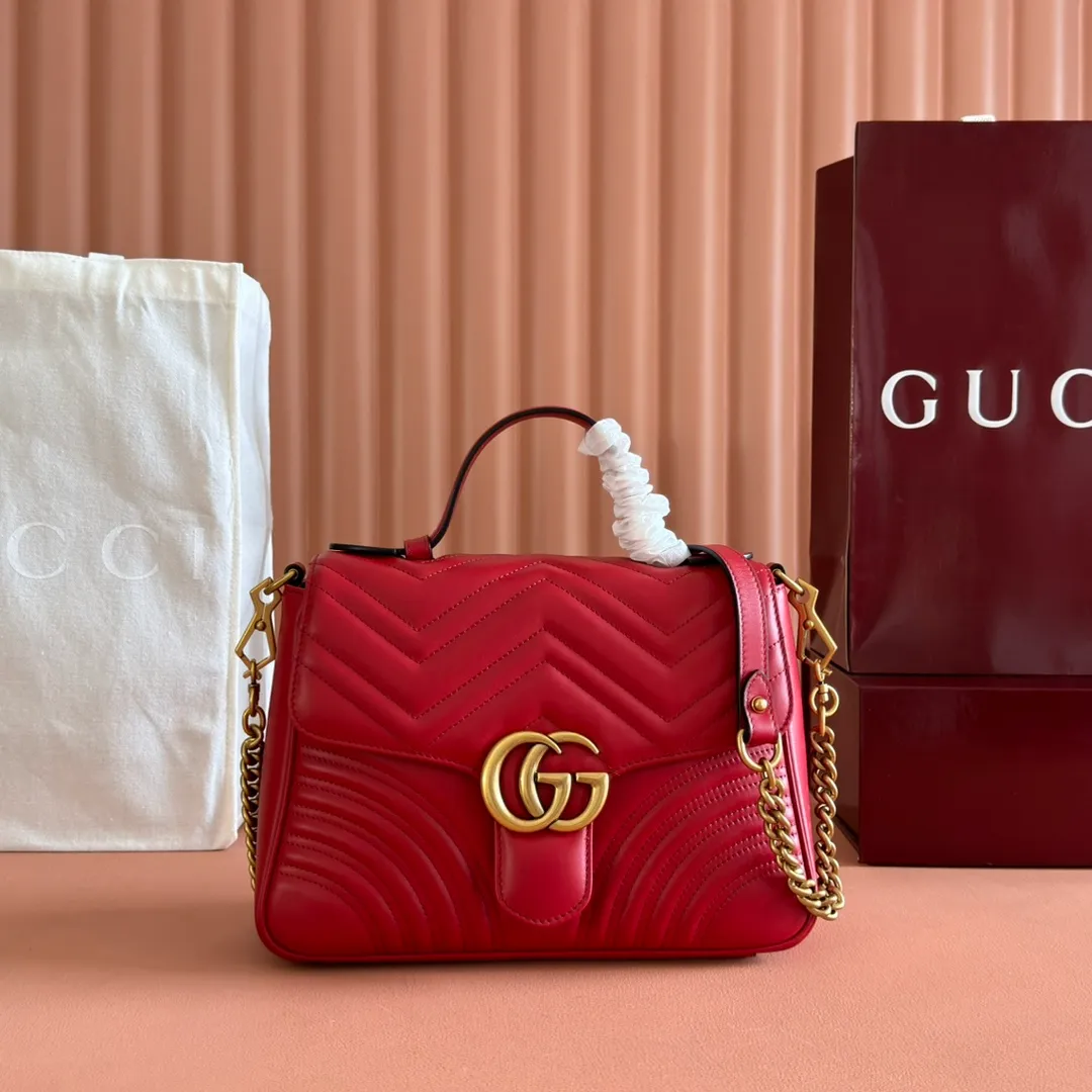 p1500. 📣📣📣【Original leather accessories🌈Full set of counter packaging】🔥🔥 ‼ ‼ "Marmont Italian Original Leather"‼ ‼ Have you picked up the addictive Gucci bags? The elegant and exquisite design of the GG Marmont series has captured the hearts of many girls! At the same time, it is also a must-have versatile item for global experts! Super awesome! Model: 498110. Size: 27*19*10.5, color: red