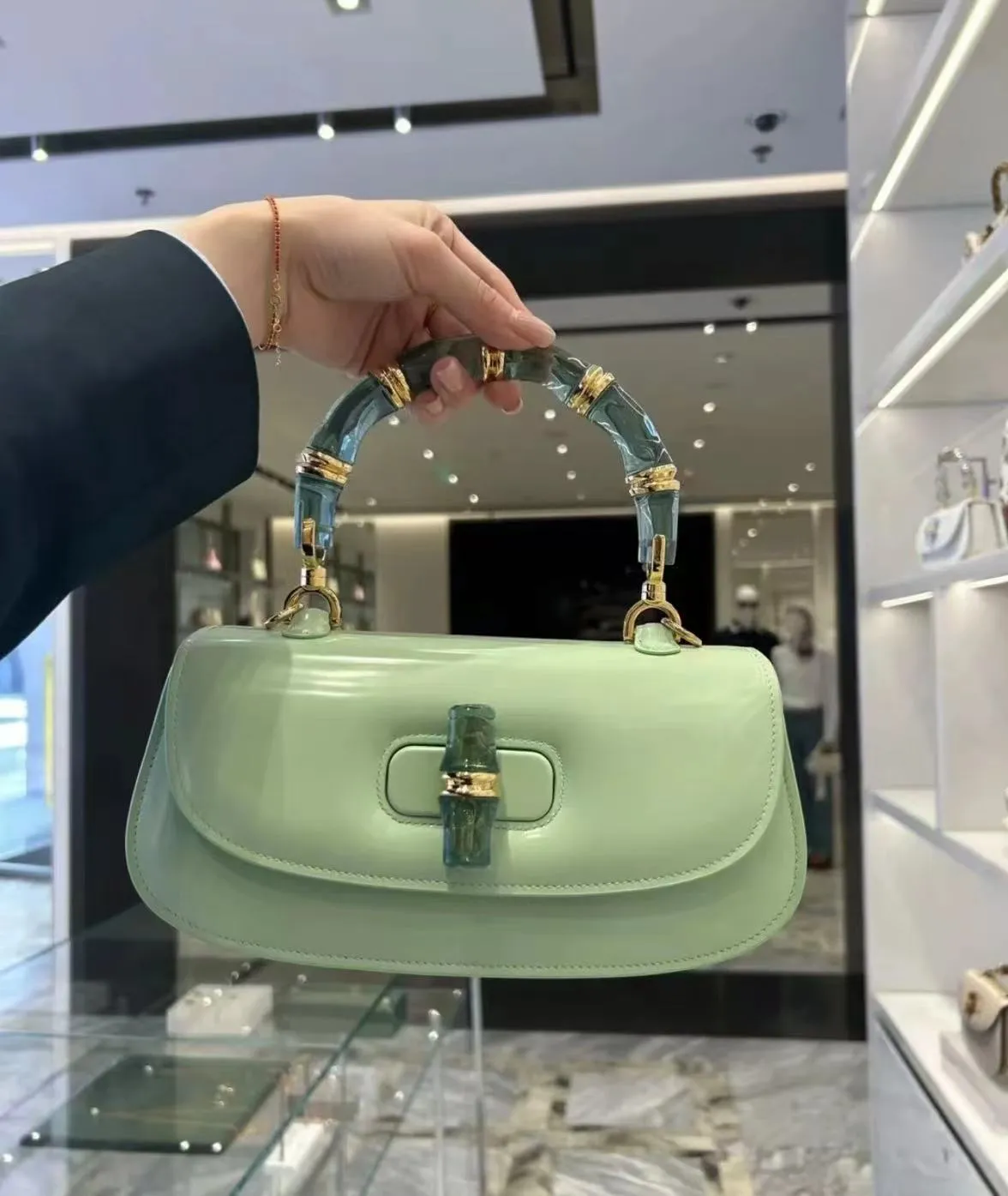 ‼ ️Booking‼ ️Model number: 827750 light green "original leather, counter dustproof cloth bag", size: width 26.6 × height 13 × depth 8cm.
