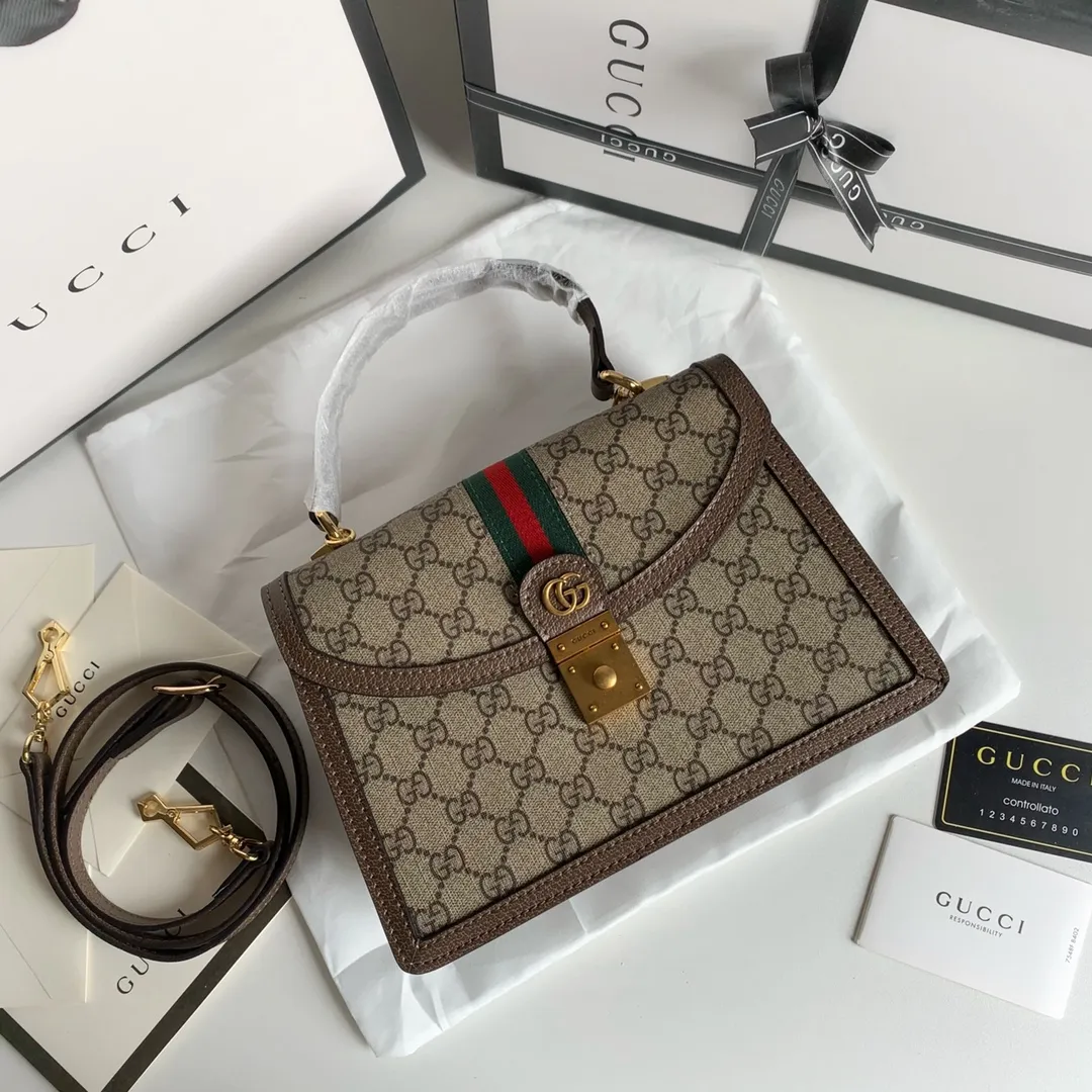 💰340 Style number: 651055 original leather Size: 25*17.5*7cm Gucci💝💝Ophidia series brings amazing new products every season. This handbag is one of the Epilogue series and is equipped with a detachable shoulder strap. The square retro shape combines the brand's classic striped webbing and Double G styling accessories. This accessory is inspired by the Gucci archive belt buckle design in the 1970s. It has become one of the brand's symbols after a modern aesthetic interpretation. The handbag is made of the brand's iconic Double G pattern canvas.