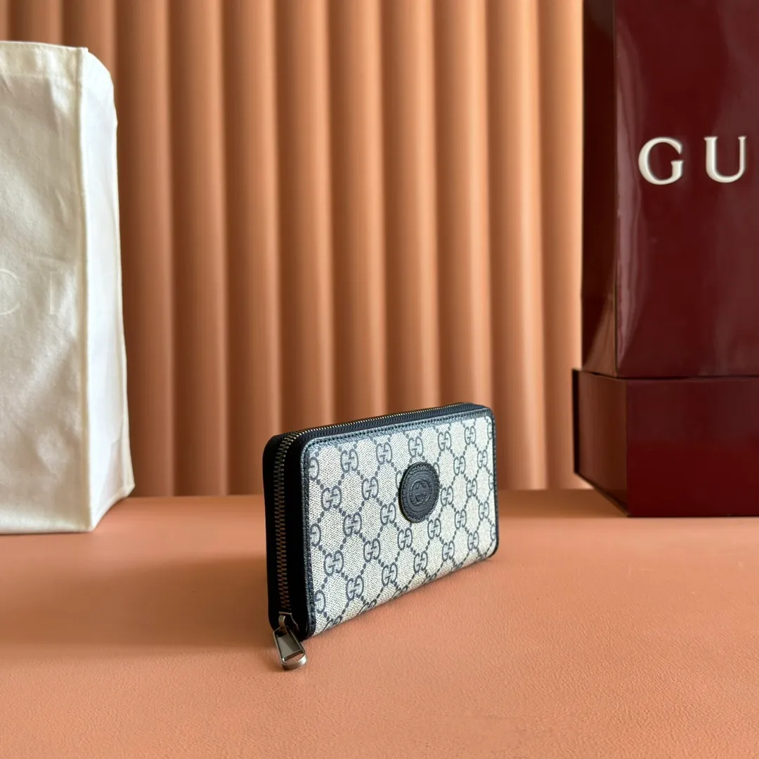 p460. 📣📣📣[Original leather accessories🌈Complete counter packaging]🔥🔥This simple and slender wallet is made of black GG Supreme canvas, decorated with tonal leather piping and an interlocking double G logo, highlighting the charm of a classic design. Black GG Supreme canvas, environmentally friendly material. Black leather trim. Viscose lining. Oval leather interlocking G plaque. Eight card compartments, two bill compartments. Size: 19*10.5*2cm Color: blue/pvc. Model: 673003.