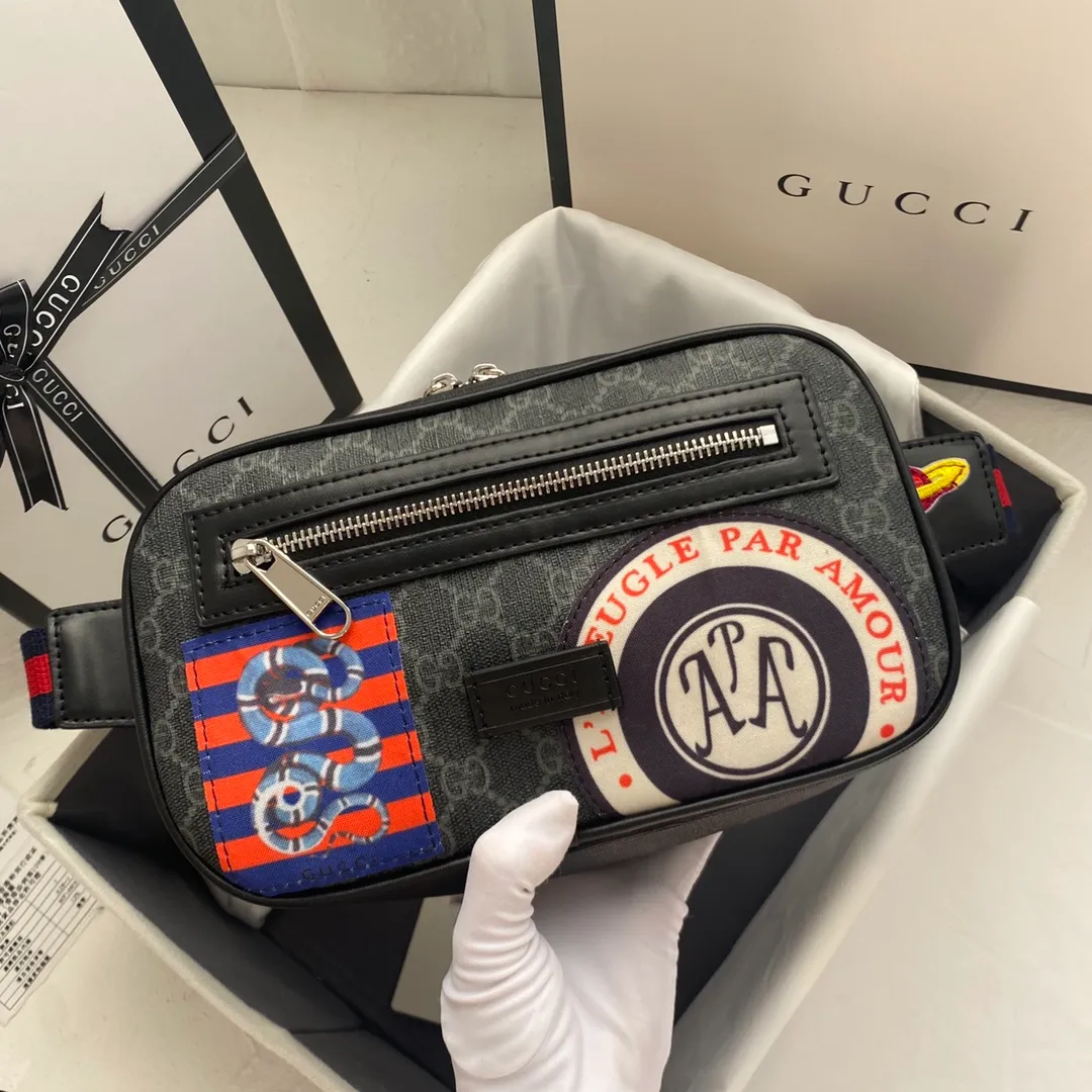 Actual shot #💰240 Style number: 474293 Size: 24*14*5.5 GUCCI men’s waist bag💪Re-engraved with heavy gold pattern👍Imported counter PVC material with first-layer cowhide replica. The leather is super soft🎊Customized counter original hardware👏YKK smooth zipper🏄🏻Perfect craftsmanship
