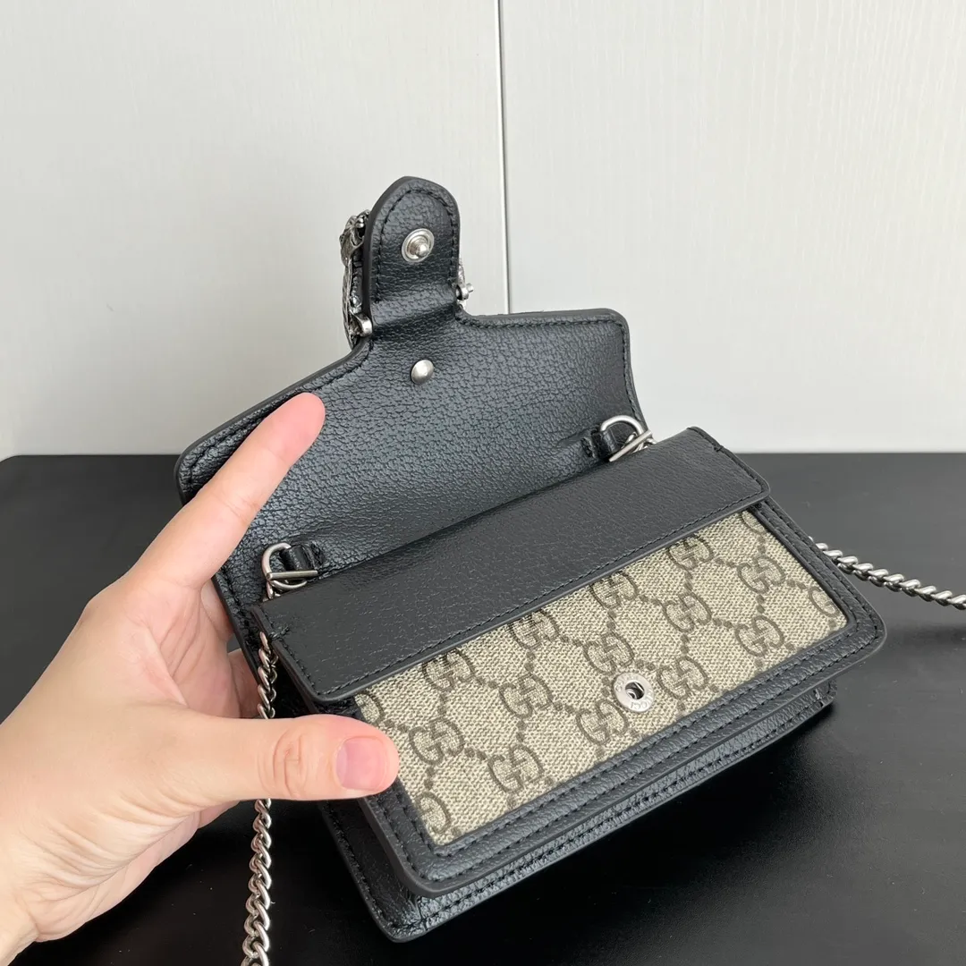 Actual shot #💰260 with box Model: 476432 Vinyl Size: 16.5x10x4.5cm 𝙂𝙪𝙘𝙘𝙞 𝘿𝙞𝙤𝙣𝙮𝙨𝙪𝙨 𝙈𝙞𝙣𝙞 16.5 Xiaogujia’s entry-level small bag is recommended. It’s not worth mentioning. It’s a classic model that can be said to be the symbol of Xiaogujia. The classic mini Dionysian buckle is paired with calfskin. This bag has a very high appearance rate. It is simply a tool for daily wear and is very popular on the street❗️