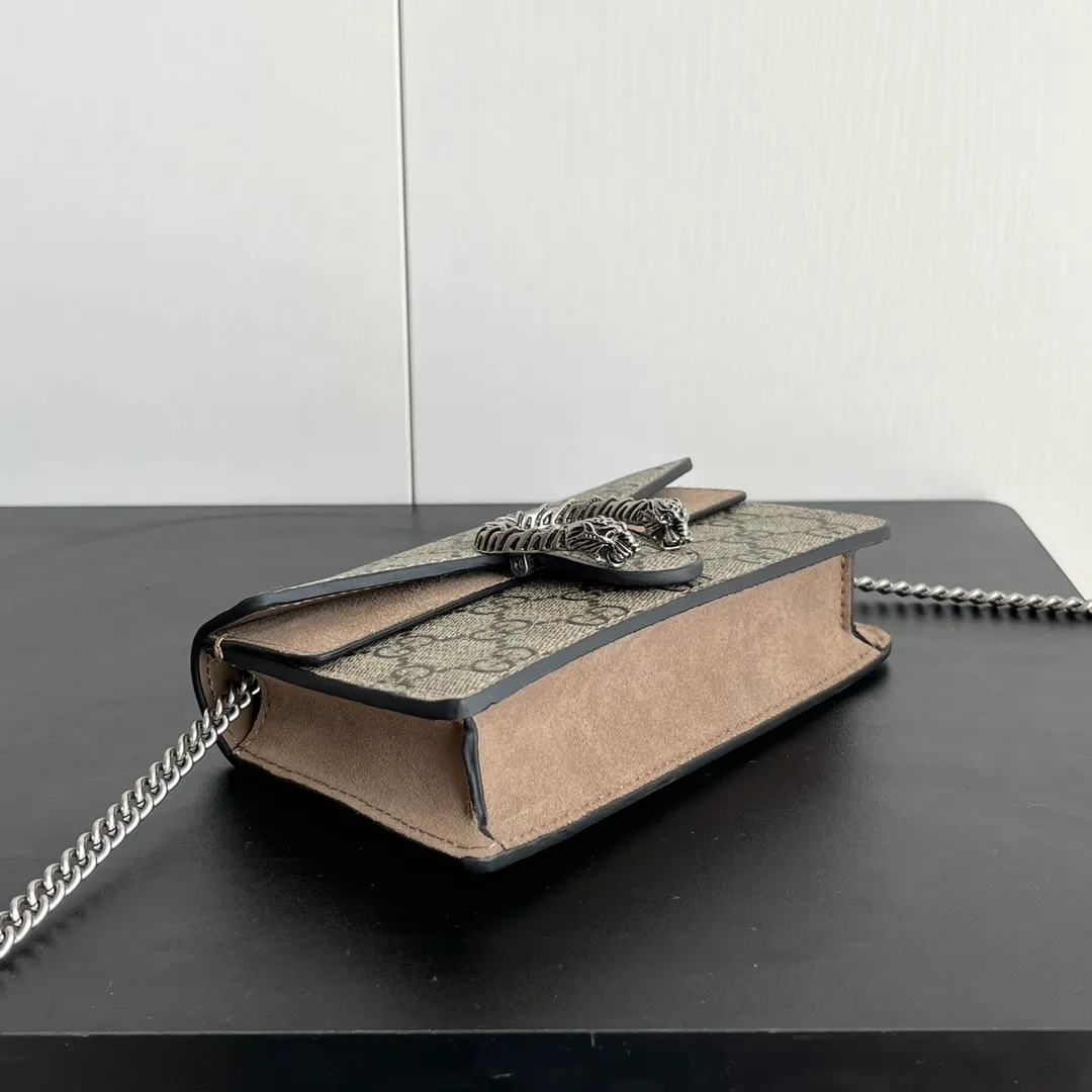 Actual shot #💰260 with box Model: 476432 Khaki Size: 16.5x10x4.5cm 𝙂𝙪𝙘𝙘𝙞 𝘿𝙞𝙤𝙣𝙮𝙨𝙪𝙨 𝙈𝙞𝙣𝙞 16.5 Xiaogujia’s entry-level small bag is recommended. It’s not worth mentioning. It’s a classic model that can be said to be the symbol of Xiaogujia. The classic mini Dionysian buckle is paired with calfskin. This bag has a very high appearance rate. It is simply a tool for daily wear and is very popular on the street❗️