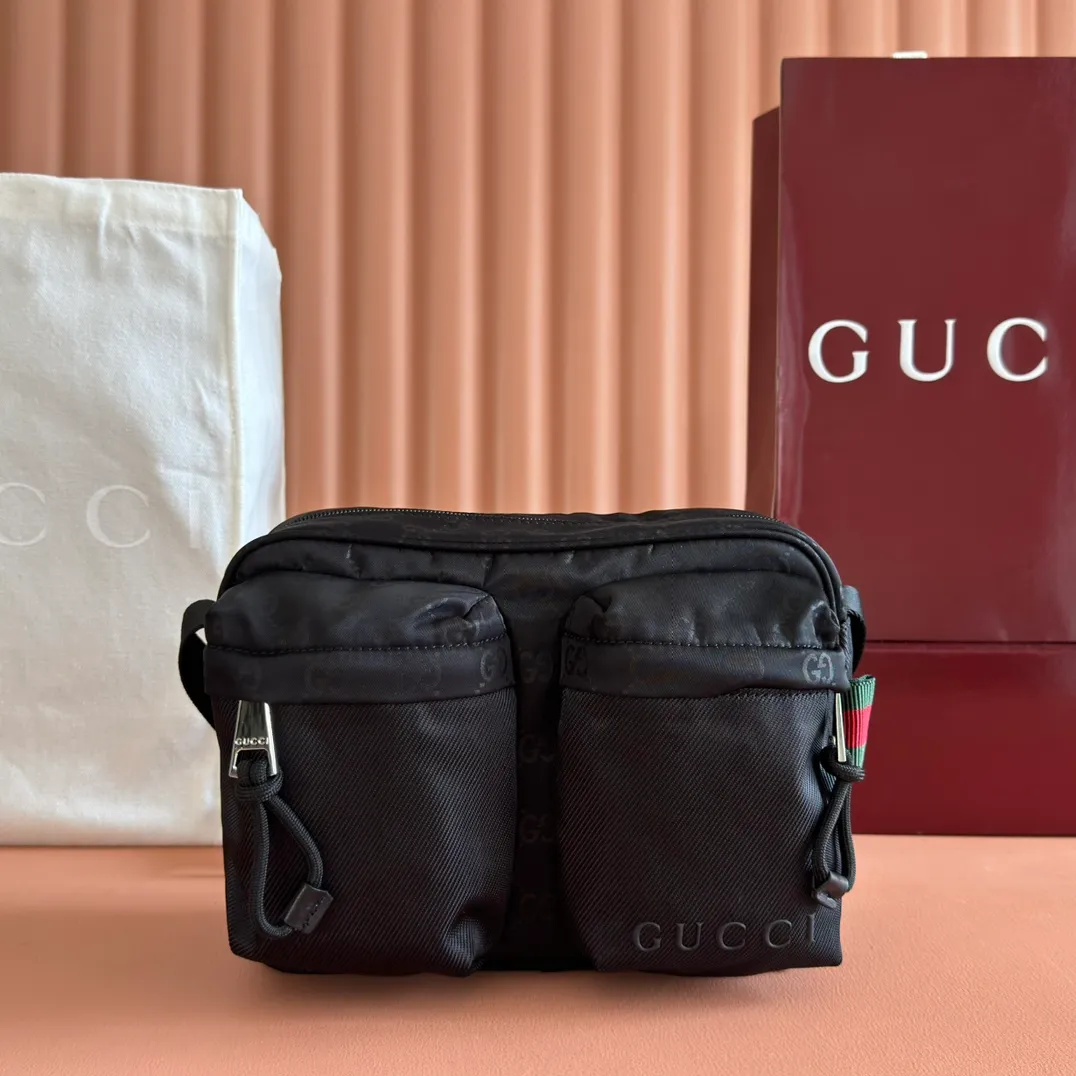 p900. 💋💋💋【With full set of original factory counter packaging】【New Product】Lightweight and durable GG nylon fabric is newly unveiled with new functions and eye-catching colors. It makes a dazzling appearance on this cross-body bag, complemented by red and green webbing details. Black GG nylon Red and green web detail Tonal Gucci logo Black nylon lining Interior: 1 padded compartment Outside: 2 zip pockets Handle height: 8 cm Adjustable shoulder strap (can be adjusted from 85 cm to 120 cm) Zip closure Ident.: 834475. Dimensions: 37cm (width) x 23cm (height) x 10cm (depth) Weight: approx. 0.5kg Color: black nylon cloth. Made in Italy