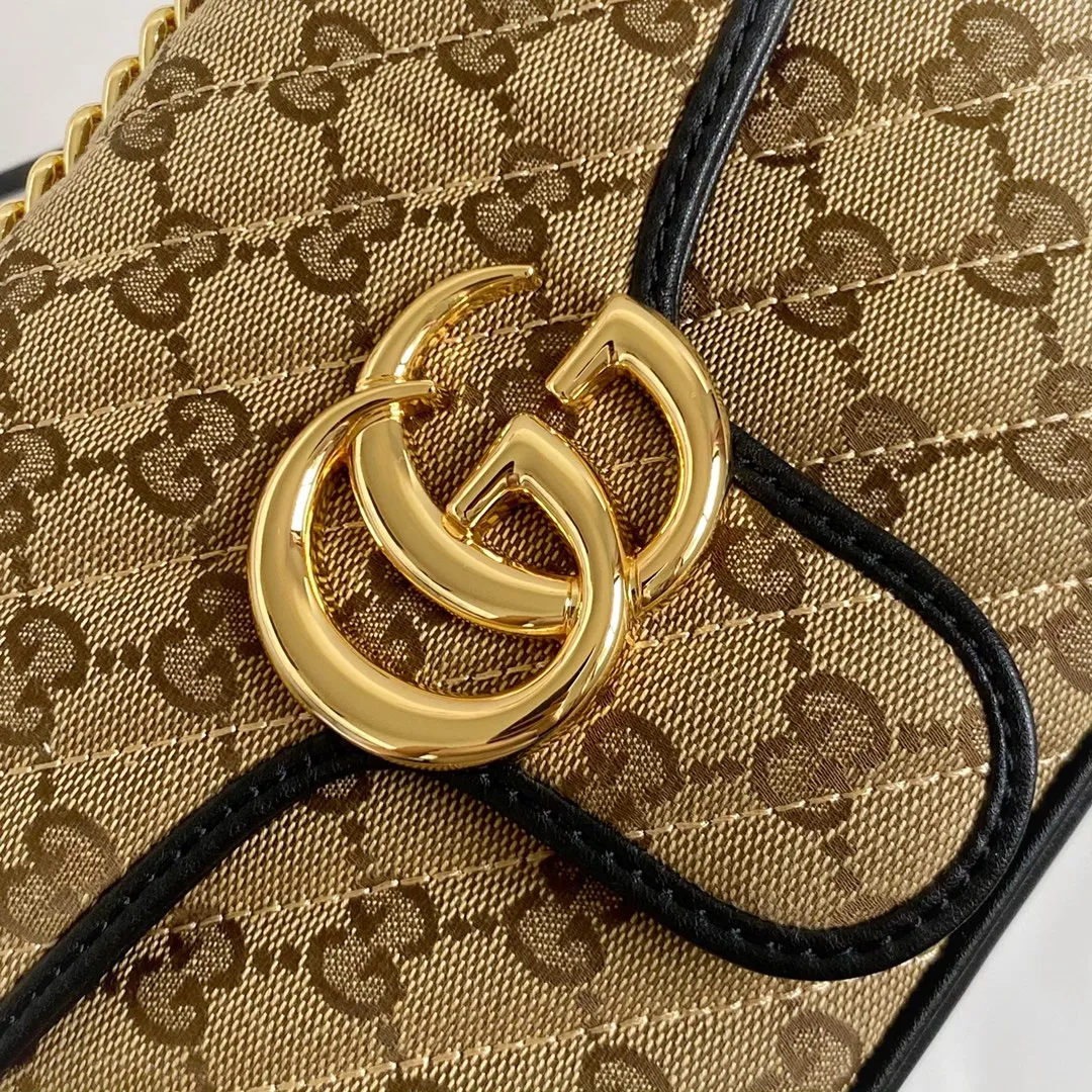 Upgraded version of real shot #💰320 Style number: 443497 apricot black Size: 26x15x7cm Gucci marmont medium spring and summer new model Soft yet stiff shape. GG canvas with cowhide Outlined with contrasting black leather piping. Flip design. One shoulder✅Crossbody✅