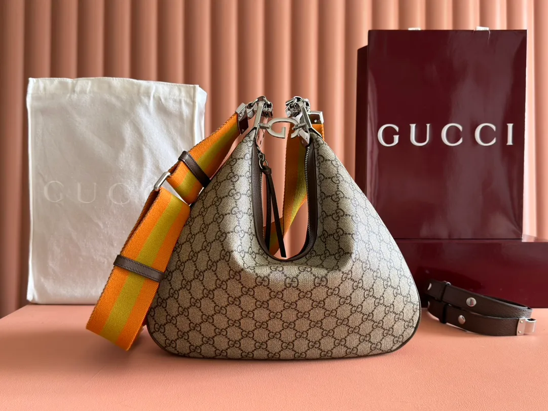 💋💋💋【Original leather accessories🌈(equipped with full counter packaging)🔥🔥702823 Gucci Attache series shoulder bag