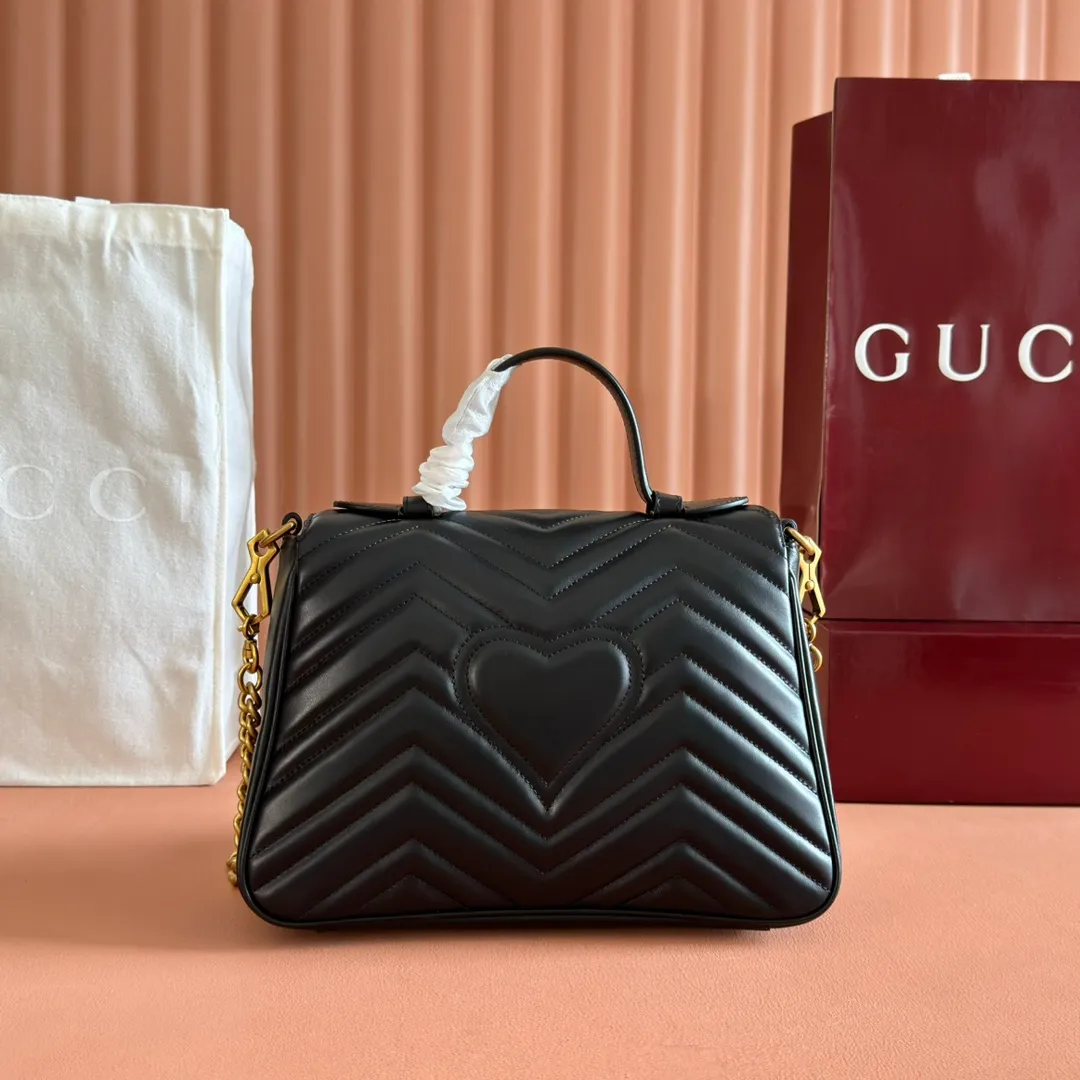 p1500. 📣📣📣【Original leather accessories🌈Full set of counter packaging】🔥🔥 ‼ ‼ "Marmont Italian Original Leather"‼ ‼ Have you picked up the addictive Gucci bags? The elegant and exquisite design of the GG Marmont series has captured the hearts of many girls! At the same time, it is also a must-have versatile item for global experts! Super awesome! Model: 498110. Size: 27*19*10.5, color: black