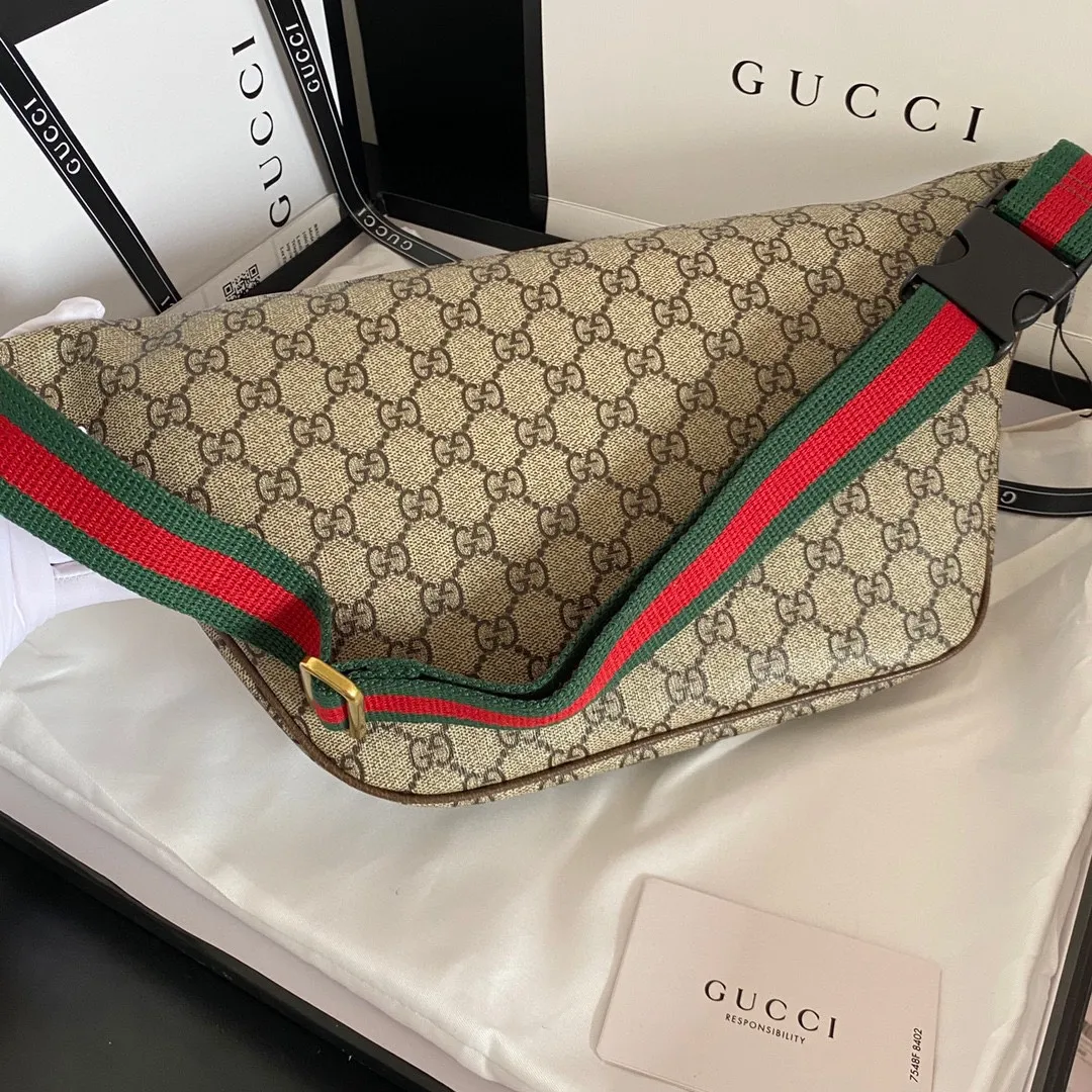 Actual shot #💰260 Model: 529711 embroidered tiger Size: 28x18x8cm. GG ophidia Travel has always been one of the brand's sources of inspiration. Decorated with a variety of fashionable embroidery and retro-style details such as planets. Retro airmail piping and Gucci retro logo taken from archive designs. Chest bag✅waist bag✅