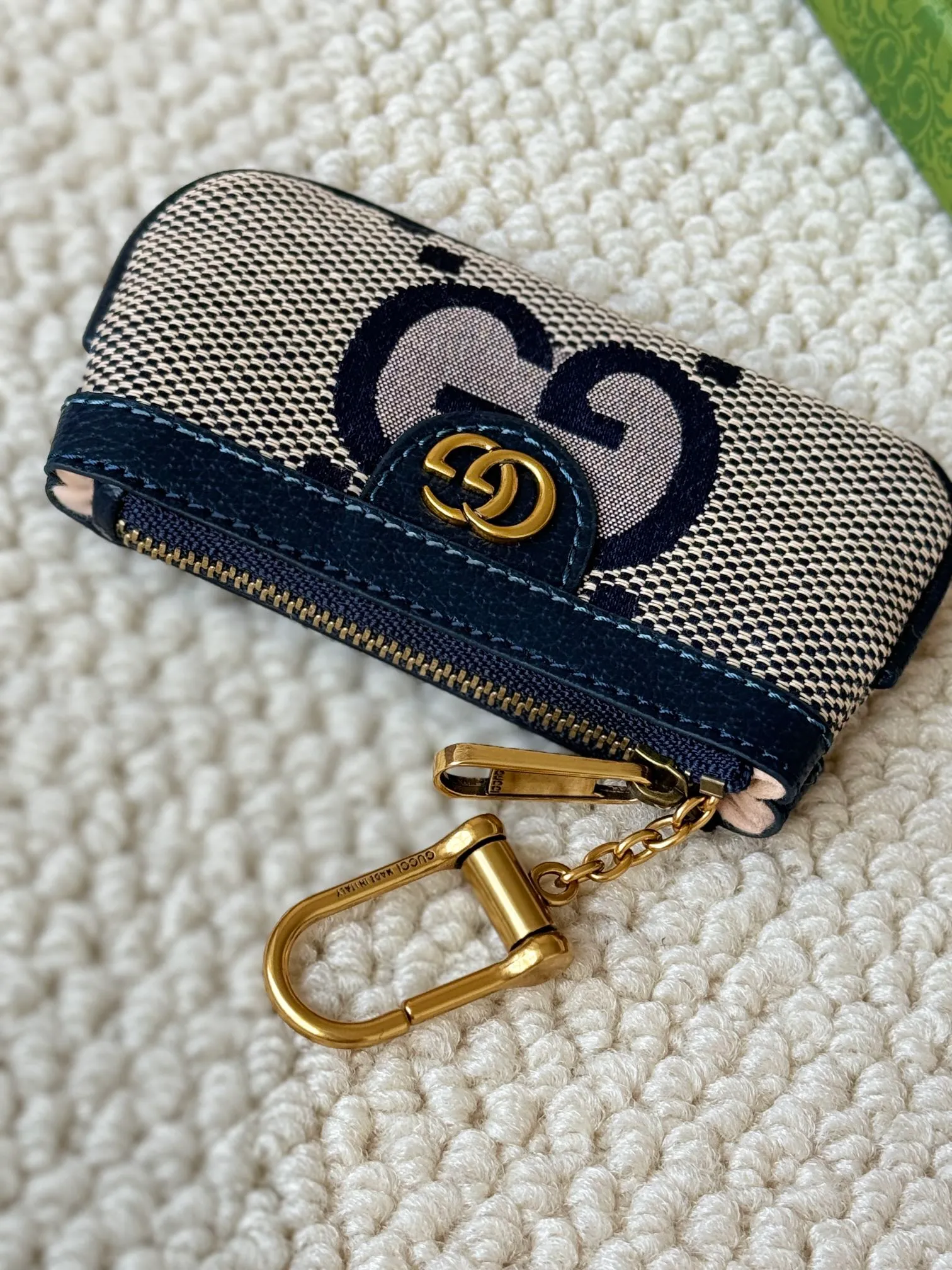 💰140 gucci new small coin purse ~ lipstick bag! Cowhide + PVC with exquisite original factory hardware! Flexible and unique hook buckle, small and exquisite, with great effect. Model: 671722, size: 12x7.5x1.5cm.