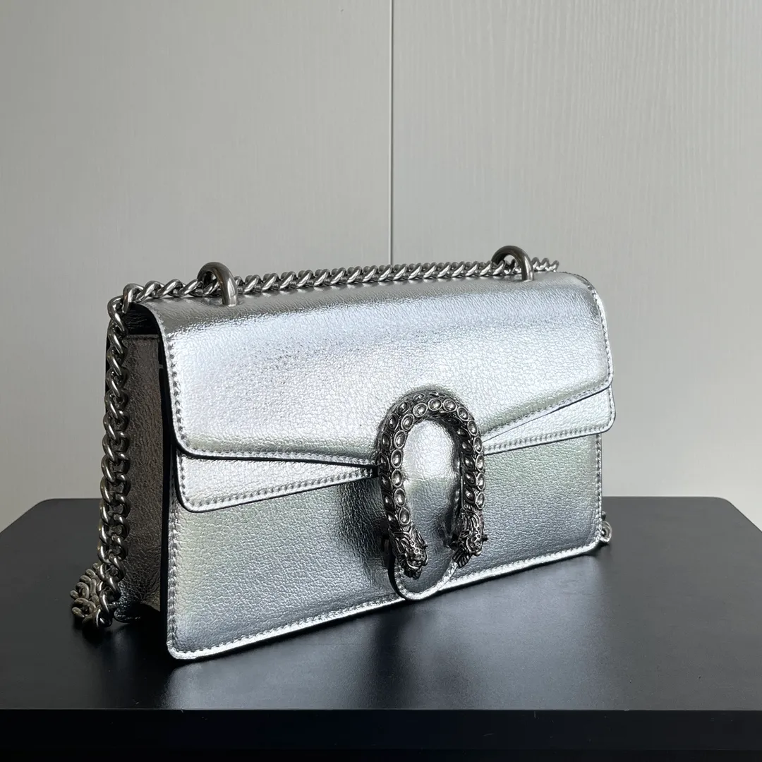 New upgraded version of real shot #💰320 Model: 499623 Silver Size: 25x14x8cm 𝙂𝙪𝙘𝙘𝙞 𝘿𝙞𝙤𝙣𝙮𝙨𝙪𝙨Diamond Bacchus True Fragrance Series Warning, it’s amazing. It retains the perfect pedigree of the Bacchus bag, but opens the era of Bacchus innovation! The most valuable part of the entire bag is the tiger head diamond buckle, a palace-level treasure item. Not a market product. The weight is very light and the size is perfect. Highly recommended.