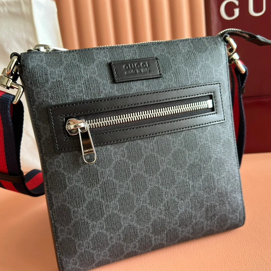 p720. 💋💋💋【Original leather accessories🌈 Equipped with full set of packaging at the counter】🔥🔥G Home👉New model. The market's top exclusive goods control, special/counter quality 💯Using imported cowhide, original hardware! Exquisite workmanship. 💯Exclusive physical photos📷👉The quality can be seen in the picture👄👄😘😘. Style number: 523599. Dimensions: width 21*height 23*side width 4. Color: Gram pvc.