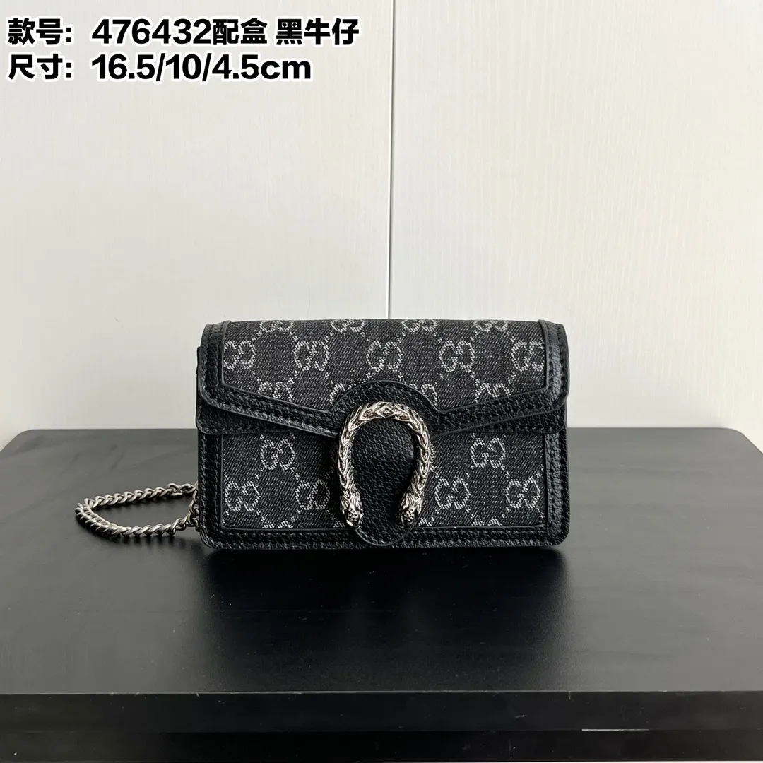 Actual shot #💰240 with box Model: 476432 Black denim Size: 16.5x10x4.5cm 𝙂𝙪𝙘𝙘𝙞 𝘿𝙞𝙤𝙣𝙮𝙨𝙪𝙨 𝙈𝙞𝙣𝙞 16.5 Xiaogujia’s entry-level small bag is recommended. It’s not worth mentioning. It’s a classic model that can be said to be the symbol of Xiaogujia. The classic mini Dionysian buckle is paired with calfskin. This bag has a very high appearance rate. It is simply a tool for daily wear and is very popular on the street❗️