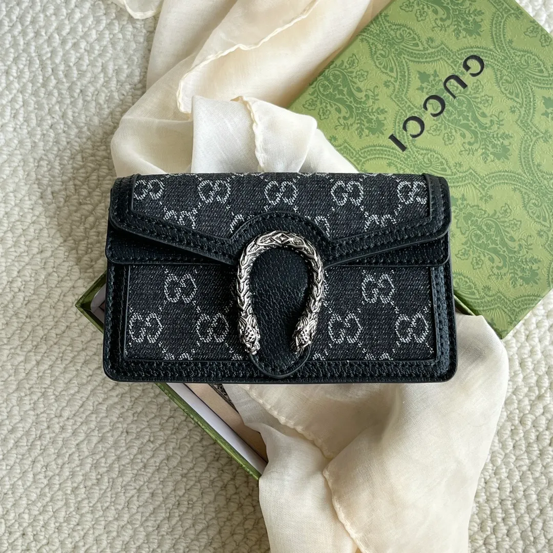 Actual shot #💰240 with box Model: 476432 Black denim Size: 16.5x10x4.5cm 𝙂𝙪𝙘𝙘𝙞 𝘿𝙞𝙤𝙣𝙮𝙨𝙪𝙨 𝙈𝙞𝙣𝙞 16.5 Xiaogujia’s entry-level small bag is recommended. It’s not worth mentioning. It’s a classic model that can be said to be the symbol of Xiaogujia. The classic mini Dionysian buckle is paired with calfskin. This bag has a very high appearance rate. It is simply a tool for daily wear and is very popular on the street❗️