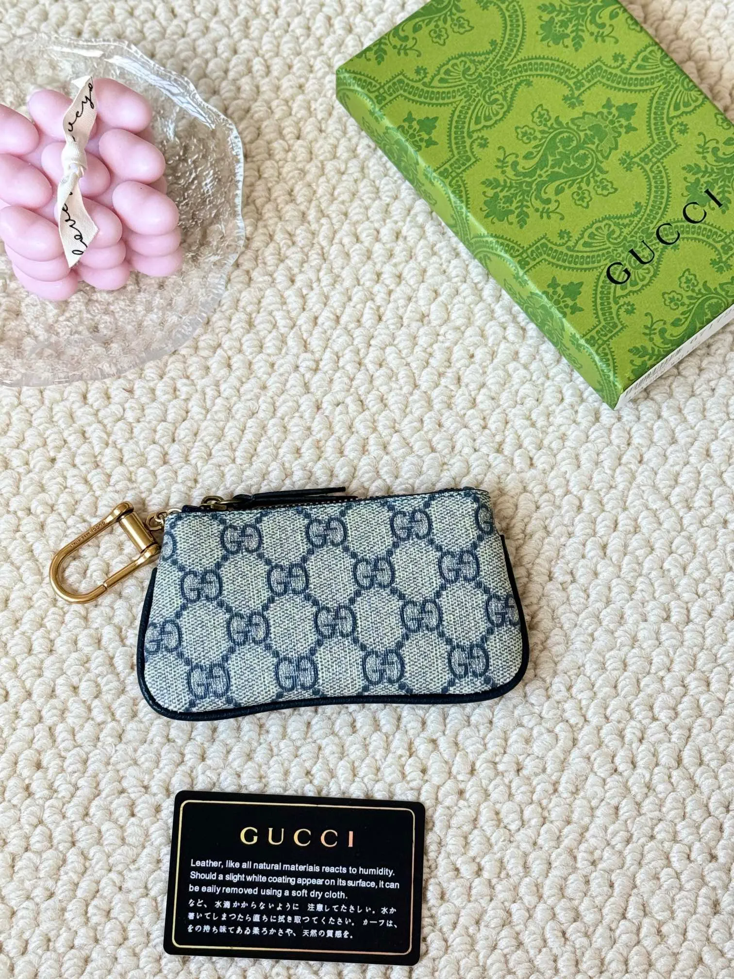 💰140 gucci new small coin purse ~ lipstick bag! Cowhide + PVC with exquisite original factory hardware! Flexible and unique hook buckle, small and exquisite, with great effect. Model: 671722, size: 12x7.5x1.5cm.