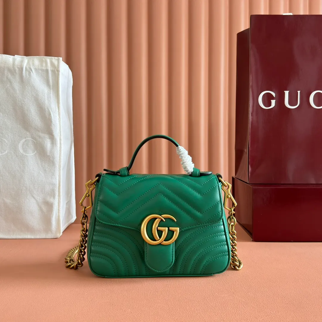 p1280. 📣📣📣【Original leather accessories🌈Full set of counter packaging】🔥🔥 ‼ ‼ "Marmont Italian Original Leather"‼ ‼ Have you picked up the addictive Gucci bags? The elegant and exquisite design of the GG Marmont series has captured the hearts of many girls! At the same time, it is also a must-have versatile item for global experts! Super awesome! Model: 547260. Size: 21*15.5*8. Color: green