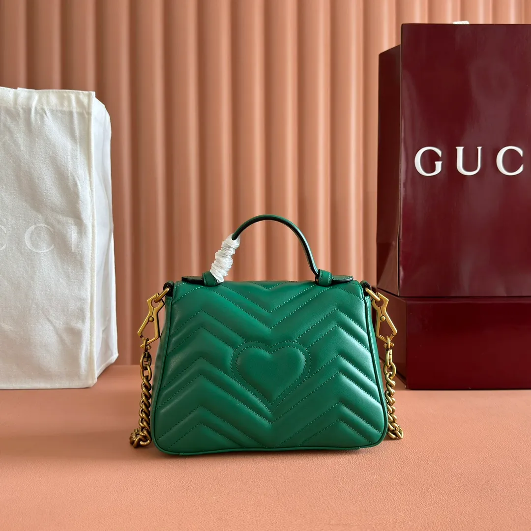 p1280. 📣📣📣【Original leather accessories🌈Full set of counter packaging】🔥🔥 ‼ ‼ "Marmont Italian Original Leather"‼ ‼ Have you picked up the addictive Gucci bags? The elegant and exquisite design of the GG Marmont series has captured the hearts of many girls! At the same time, it is also a must-have versatile item for global experts! Super awesome! Model: 547260. Size: 21*15.5*8. Color: green