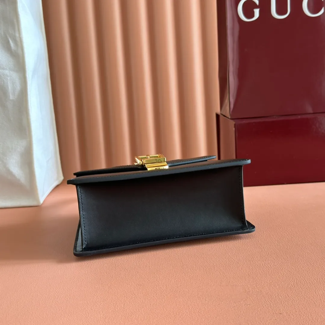 p1260. 💋💋💋【Original leather and complete packaging】G family👉New style. The market's top exclusive goods control, special/counter quality 💯Using imported cowhide, original hardware! Exquisite workmanship. 💯Exclusive physical photos📷👉The quality can be seen in the picture👄👄😘😘. Style number: 470270. Dimensions: width 20*height 14*side width 8.