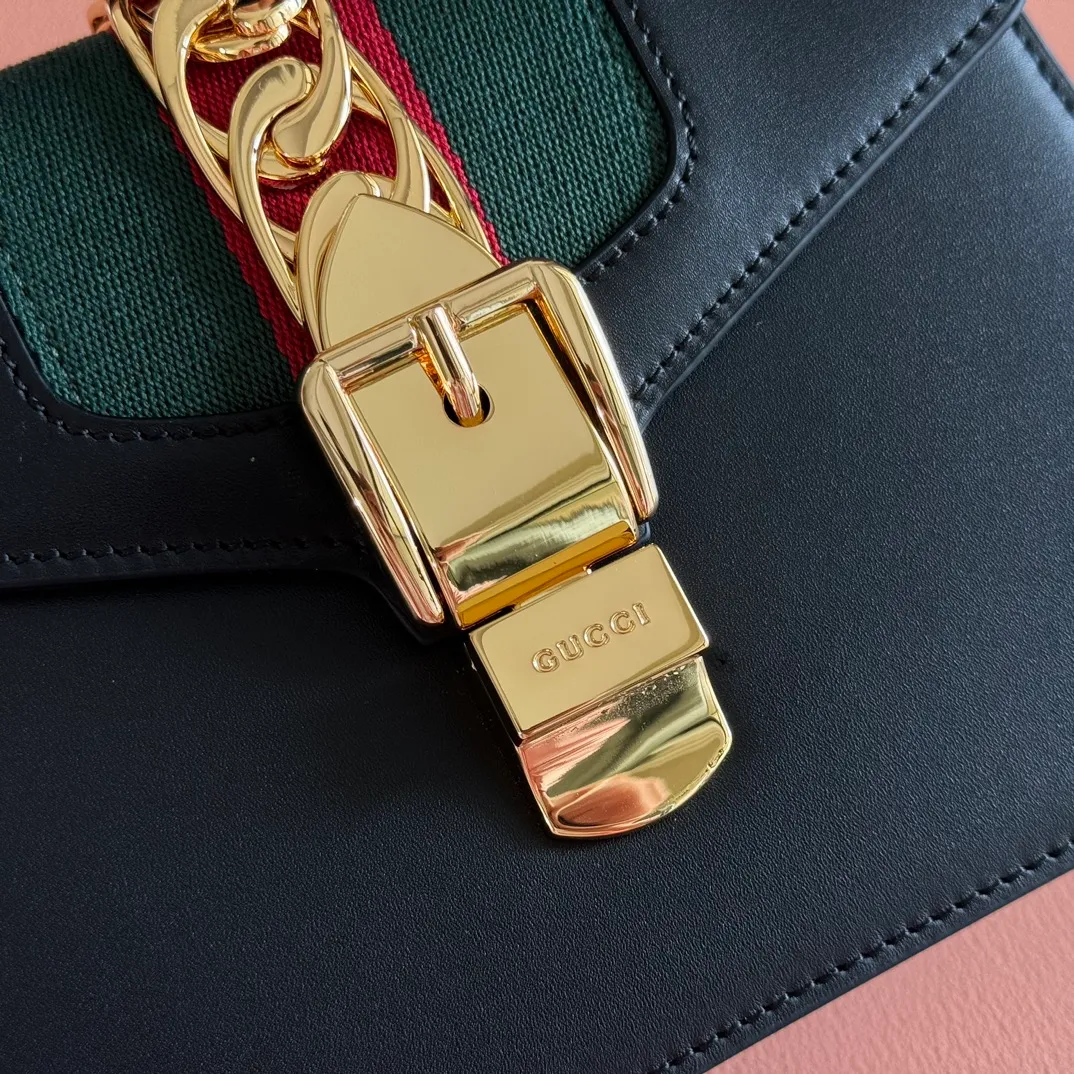 p1260. 💋💋💋【Original leather and complete packaging】G family👉New style. The market's top exclusive goods control, special/counter quality 💯Using imported cowhide, original hardware! Exquisite workmanship. 💯Exclusive physical photos📷👉The quality can be seen in the picture👄👄😘😘. Style number: 470270. Dimensions: width 20*height 14*side width 8.