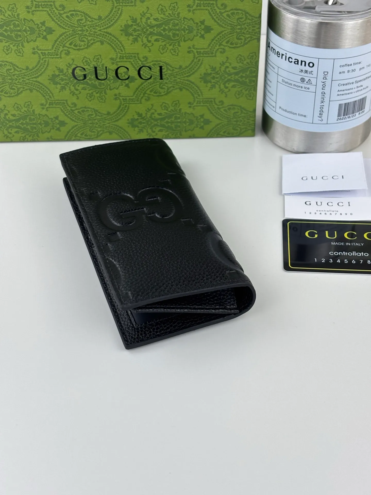 💰150 GUCCl super double G long clip wallet. GG print embossing turns small daily items into fashionable daily accessories. Novel textures and finishes continue to shine in Gucci's new series, showing vitality and individual charm. This full-zip wallet is crafted from leather and features an oversized Double G logo throughout. Super Double G leather, moiré fabric lining. Style number: 739486 Size: 18.5cm x 8cm Color: Black pressed G