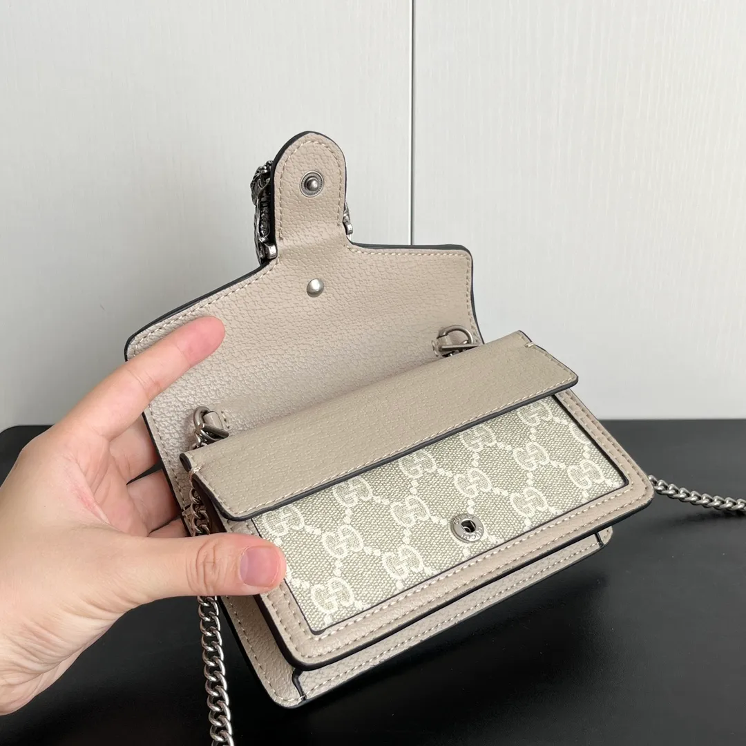 Actual shot #💰260 with box Model: 476432 Oats Size: 16.5x10x4.5cm 𝙂𝙪𝙘𝙘𝙞 𝘿𝙞𝙤𝙣𝙮𝙨𝙪𝙨 𝙈𝙞𝙣𝙞 16.5 Xiaogujia’s entry-level small bag is recommended. It’s not worth mentioning. It’s a classic model that can be said to be the symbol of Xiaogujia. The classic mini Dionysian buckle is paired with calfskin. This bag has a very high appearance rate. It is simply a tool for daily wear and is very popular on the street❗️