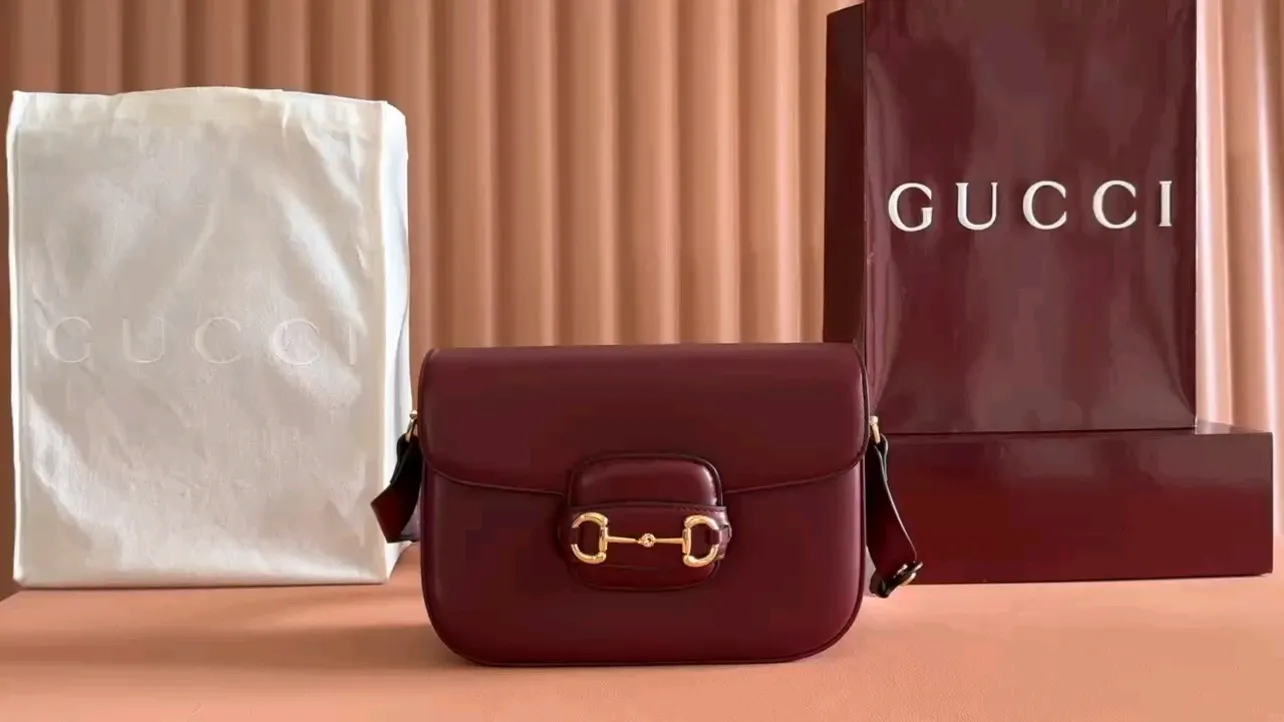 💋💋💋【New】Gucci Horsebit 1955 Aura series small shoulder bag, black soft leather/original leather is shipped, 🐍Model: 847063, short video