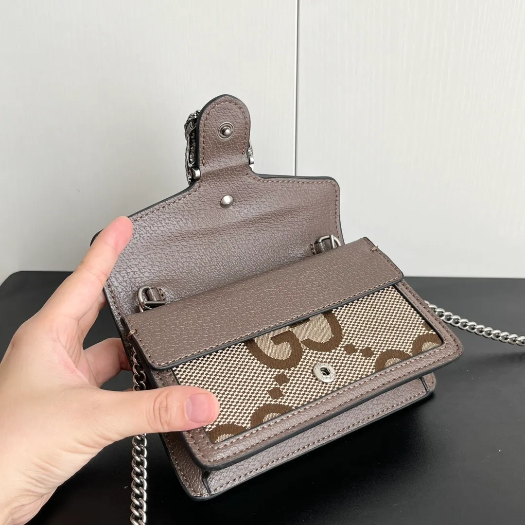 Actual shot #💰240 with box model: 476432 large g size: 16.5x10x4.5cm 𝙂𝙪𝙘𝙘𝙞 𝘿𝙞𝙤𝙣𝙮𝙨𝙪𝙨 𝙈𝙞𝙣𝙞 16.5 Xiaogujia’s entry-level small bag is recommended. It’s not worth mentioning. It’s a classic model that can be said to be the symbol of Xiaogujia. The classic mini Dionysian buckle is paired with calfskin. This bag has a very high appearance rate. It is simply a tool for daily wear and is very popular on the street❗️