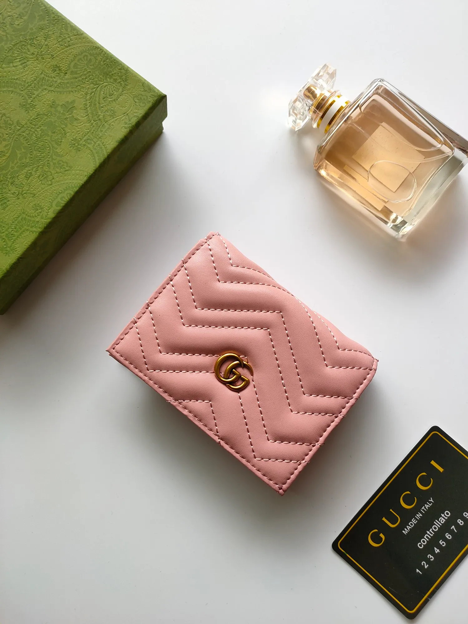🇮🇹Gucci🅿140 original quality model: 466492 red butterfly human-shaped pattern, with exclusive supply from the entire network👛Whether it is materials, workmanship, logo, coding, wiring, every detail fully expresses the wonderful connotation of Gucci👜👜💯Quality assurance, no worries after sales, 💯Original materials! 💯Real shot📷👉The quality can be seen in the picture😘😘. Size: 11*9*3.