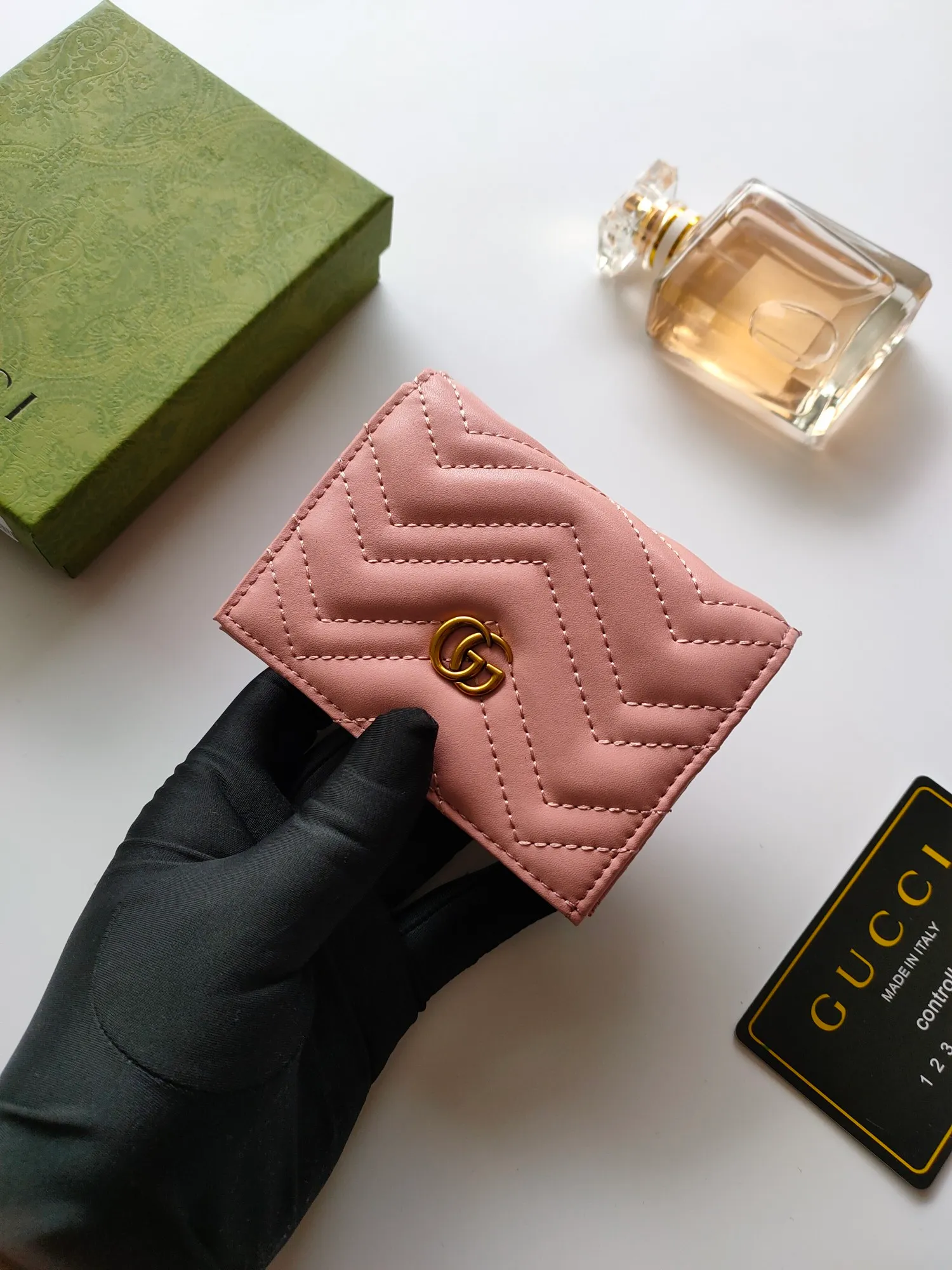 🇮🇹Gucci🅿140 original quality model: 466492 red butterfly human-shaped pattern, with exclusive supply from the entire network👛Whether it is materials, workmanship, logo, coding, wiring, every detail fully expresses the wonderful connotation of Gucci👜👜💯Quality assurance, no worries after sales, 💯Original materials! 💯Real shot📷👉The quality can be seen in the picture😘😘. Size: 11*9*3.