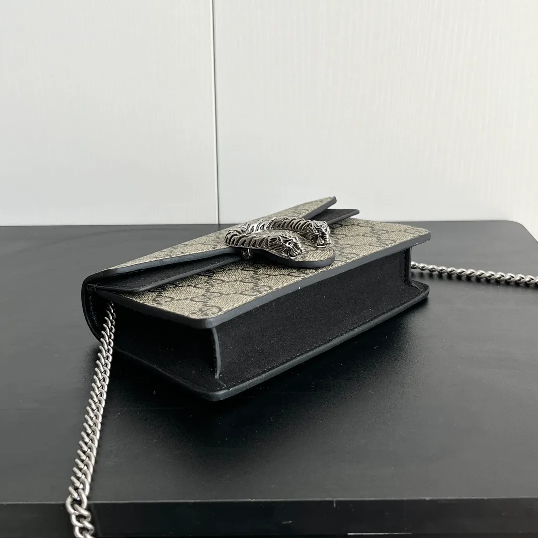 Actual shot #💰240 with box Model: 476432 Black Size: 16.5x10x4.5cm 𝙂𝙪𝙘𝙘𝙞 𝘿𝙞𝙤𝙣𝙮𝙨𝙪𝙨 𝙈𝙞𝙣𝙞 16.5 Xiaogujia’s entry-level small bag is recommended. It’s not worth mentioning. It’s a classic model that can be said to be the symbol of Xiaogujia. The classic mini Dionysian buckle is paired with calfskin. This bag has a very high appearance rate. It is simply a tool for daily wear and is very popular on the street❗️