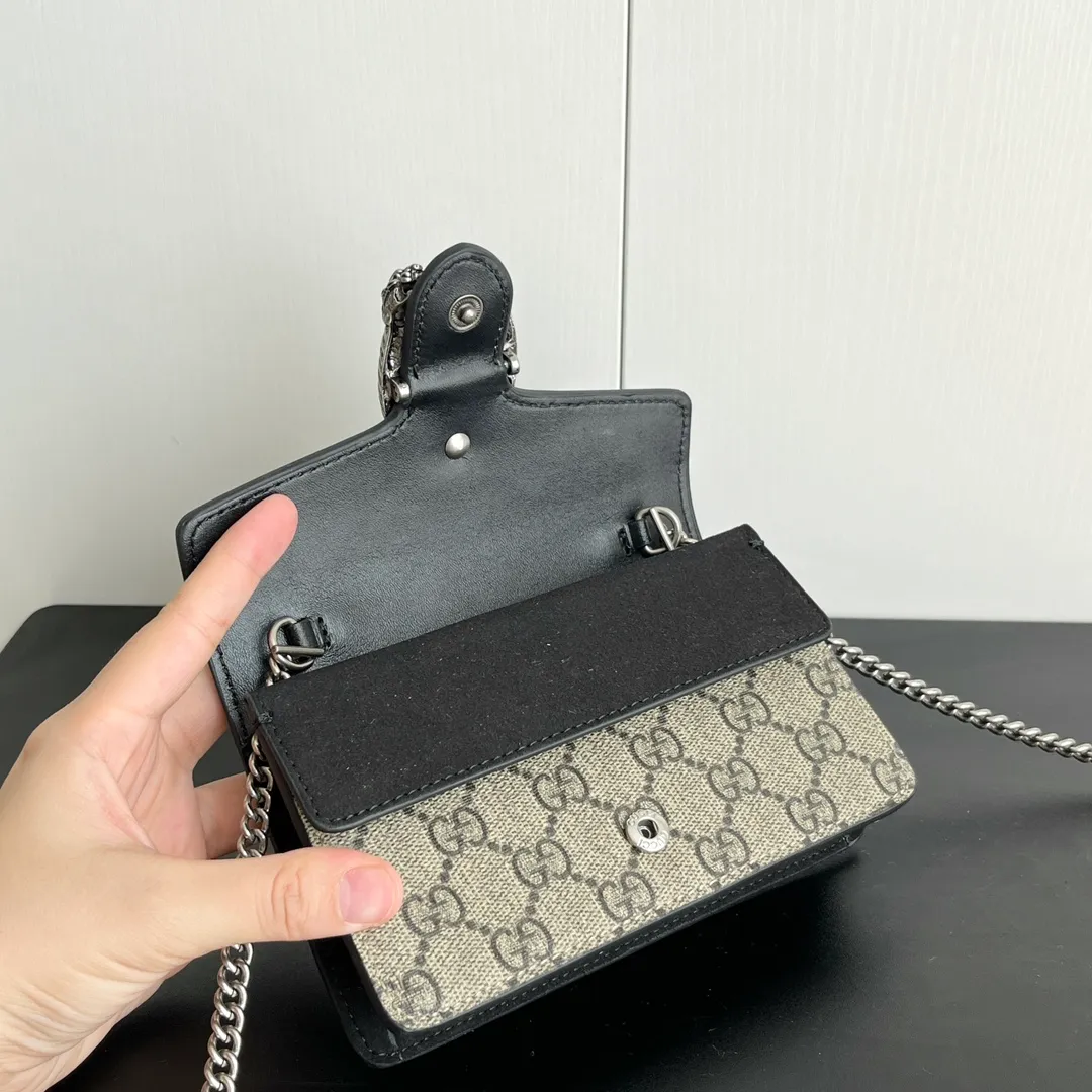 Actual shot #💰240 with box Model: 476432 Black Size: 16.5x10x4.5cm 𝙂𝙪𝙘𝙘𝙞 𝘿𝙞𝙤𝙣𝙮𝙨𝙪𝙨 𝙈𝙞𝙣𝙞 16.5 Xiaogujia’s entry-level small bag is recommended. It’s not worth mentioning. It’s a classic model that can be said to be the symbol of Xiaogujia. The classic mini Dionysian buckle is paired with calfskin. This bag has a very high appearance rate. It is simply a tool for daily wear and is very popular on the street❗️