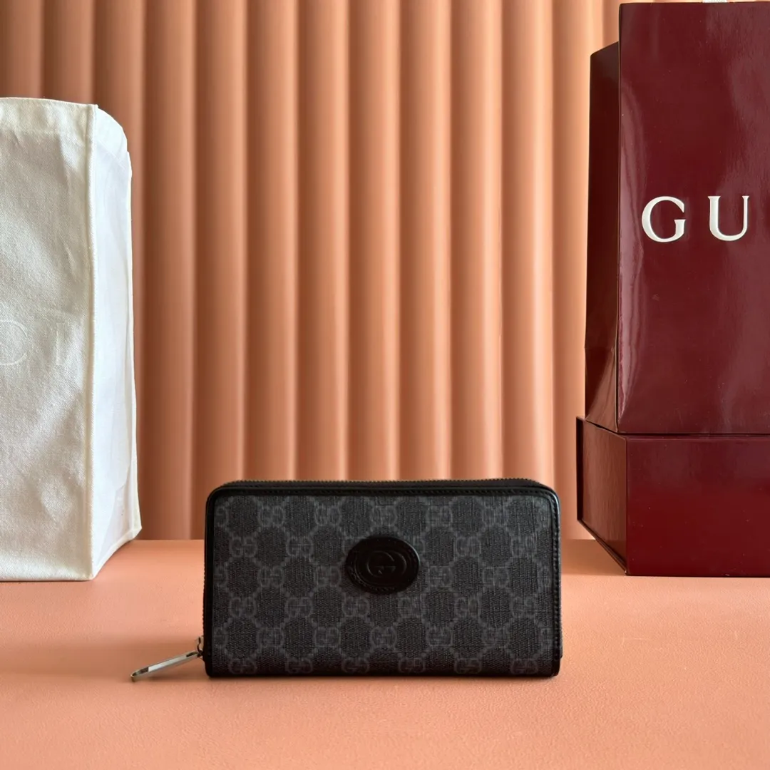 p460. 📣📣📣[Original leather accessories🌈Complete counter packaging]🔥🔥This simple and slender wallet is made of black GG Supreme canvas, decorated with tonal leather piping and an interlocking double G logo, highlighting the charm of a classic design. Black GG Supreme canvas, environmentally friendly material. Black leather trim. Viscose lining. Oval leather interlocking G plaque. Eight card compartments, two bill compartments. Size: 19*10.5*2cm Color: black/pvc. Model: 673003.