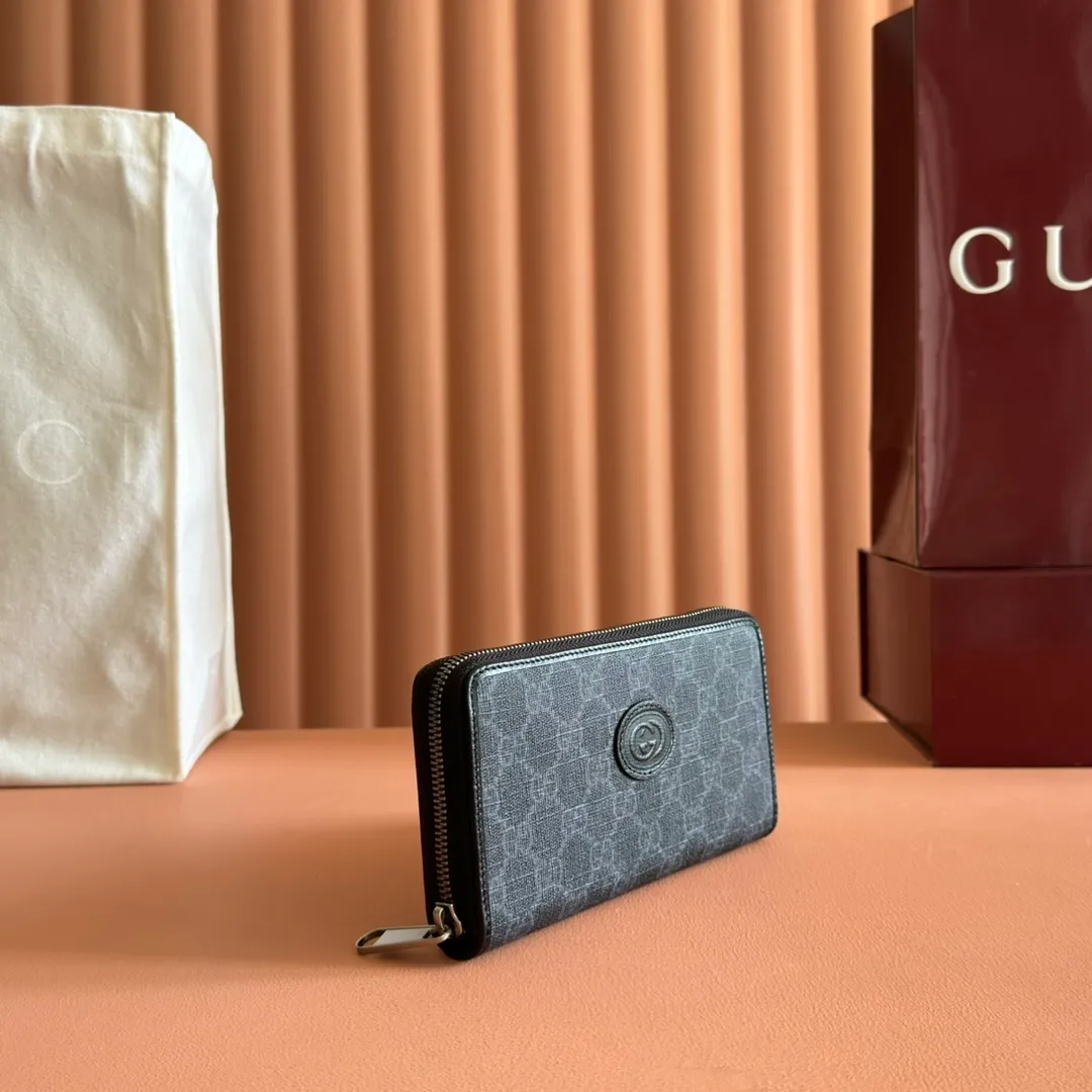 p460. 📣📣📣[Original leather accessories🌈Complete counter packaging]🔥🔥This simple and slender wallet is made of black GG Supreme canvas, decorated with tonal leather piping and an interlocking double G logo, highlighting the charm of a classic design. Black GG Supreme canvas, environmentally friendly material. Black leather trim. Viscose lining. Oval leather interlocking G plaque. Eight card compartments, two bill compartments. Size: 19*10.5*2cm Color: black/pvc. Model: 673003.