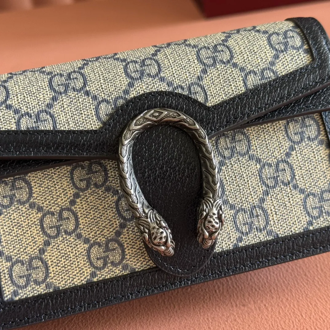 p720. 📣📣📣[Original leather with 🌈Full set of packaging at the counter]🔥🔥 Dionysus Supre Mini has been loved by thousands of girls since the Dionysus bag came out, and the Dionysus bag has also lived up to expectations, with various designs emerging in endlessly ~ Model: 476432 Size: 16.5*10*4.5cm.