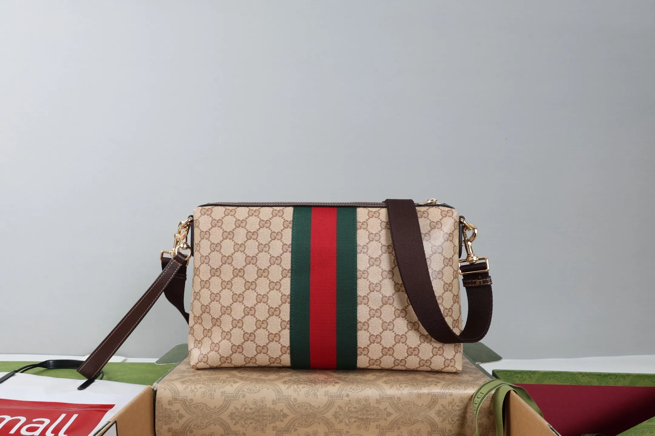 All categories Official website "Brand Women's Bags" Women's Bags 💙 GUCCI 2026 GUCCI new crossbody shoulder bag