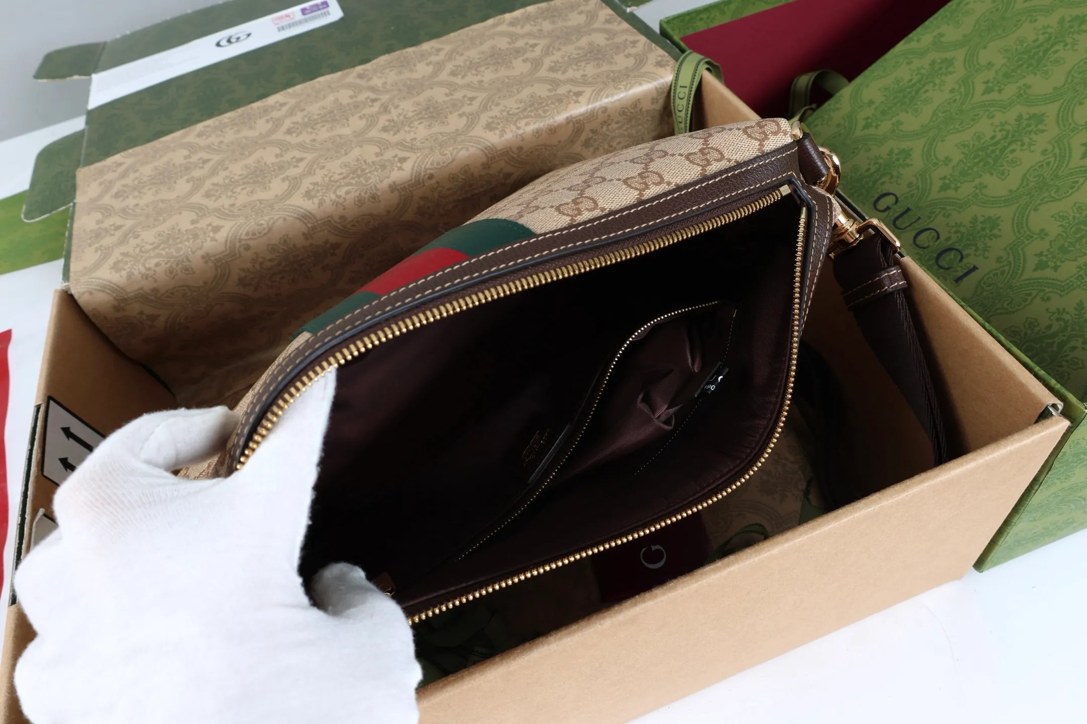 All categories Official website "Brand Women's Bags" Women's Bags 💙 GUCCI 2026 GUCCI new crossbody shoulder bag